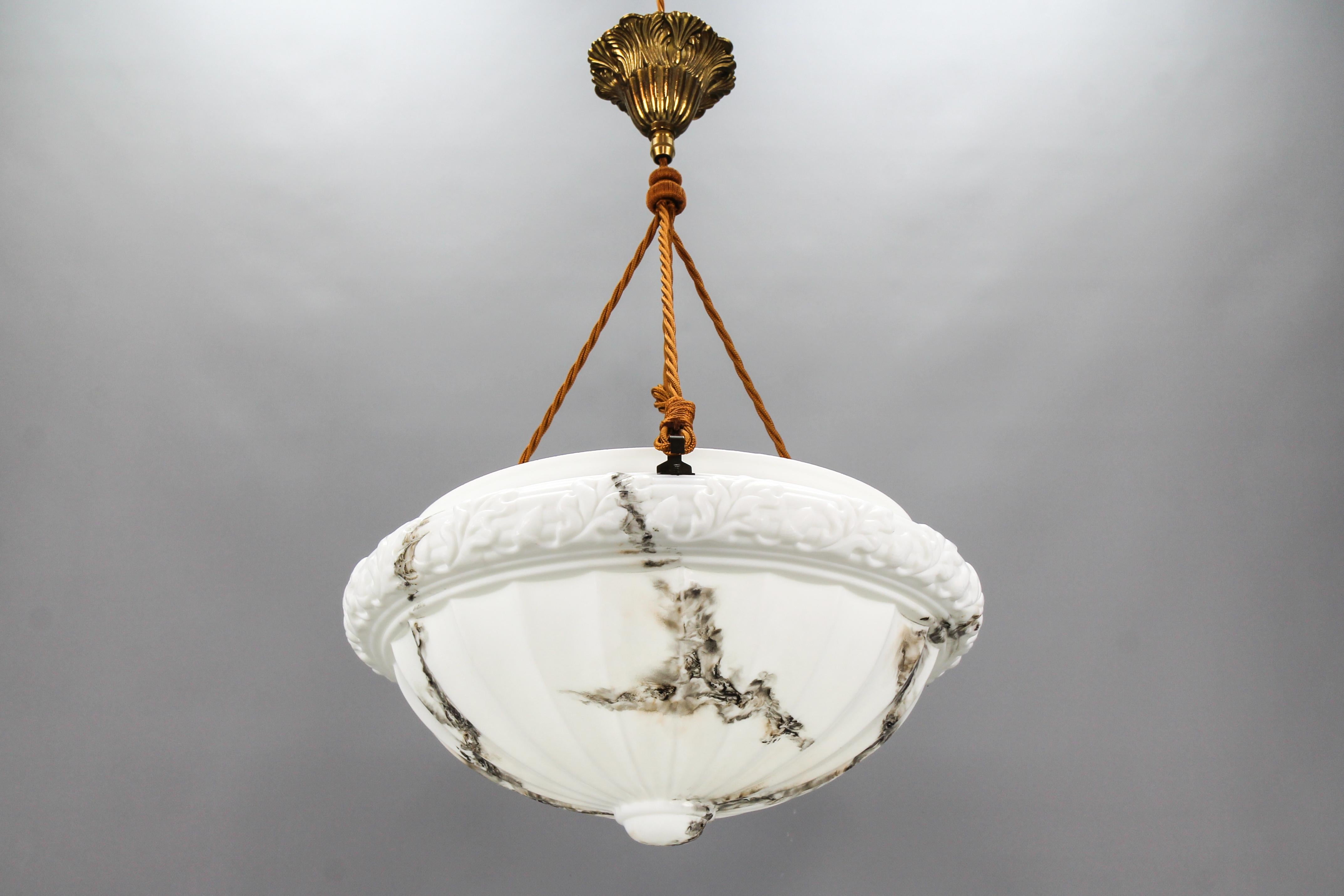 French Art Deco Style Marbled White Glass and Brass Pendant Light For Sale 2