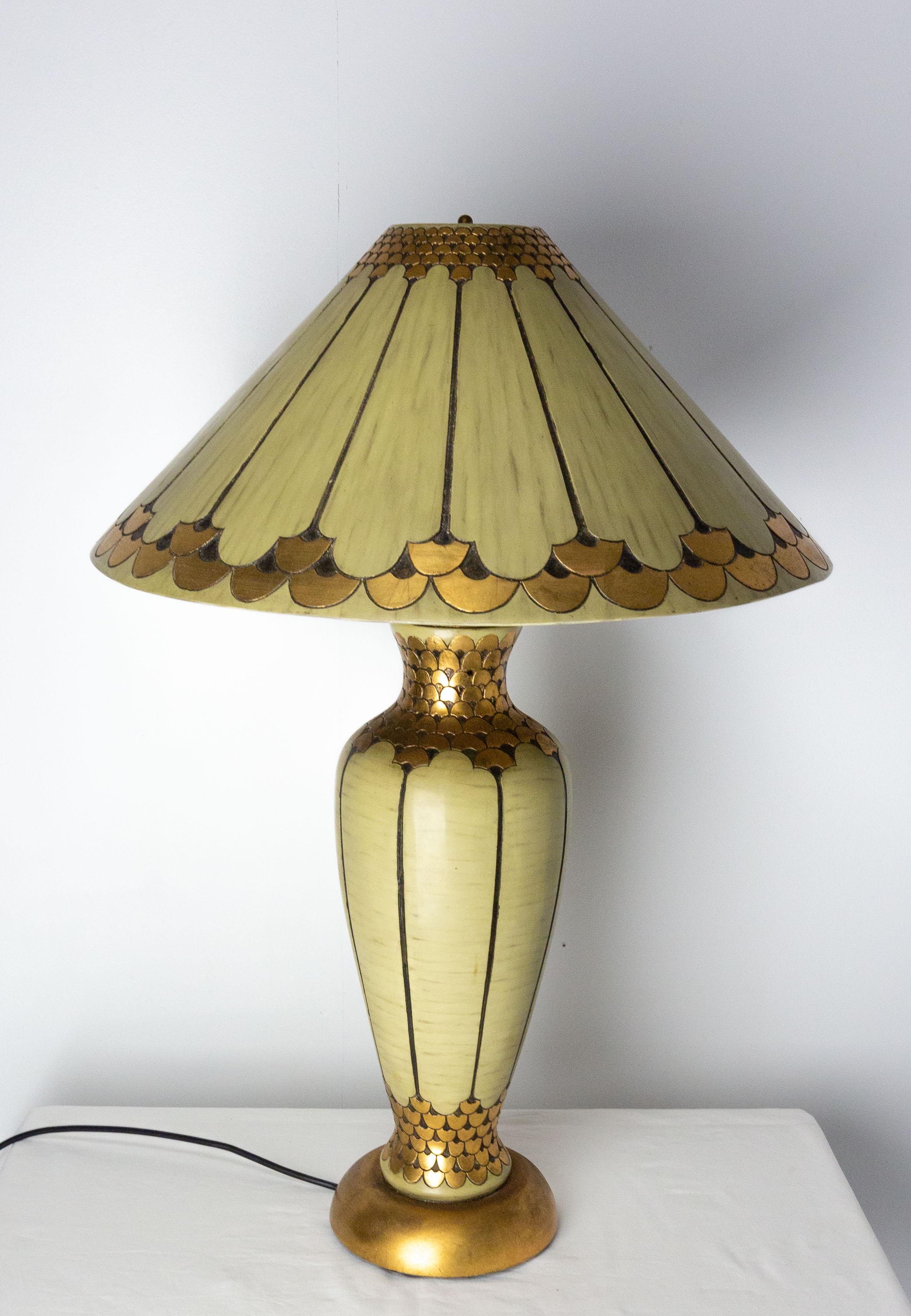 French Art Deco Style Resin Table Lamp, circa 1980 In Good Condition For Sale In Labrit, Landes
