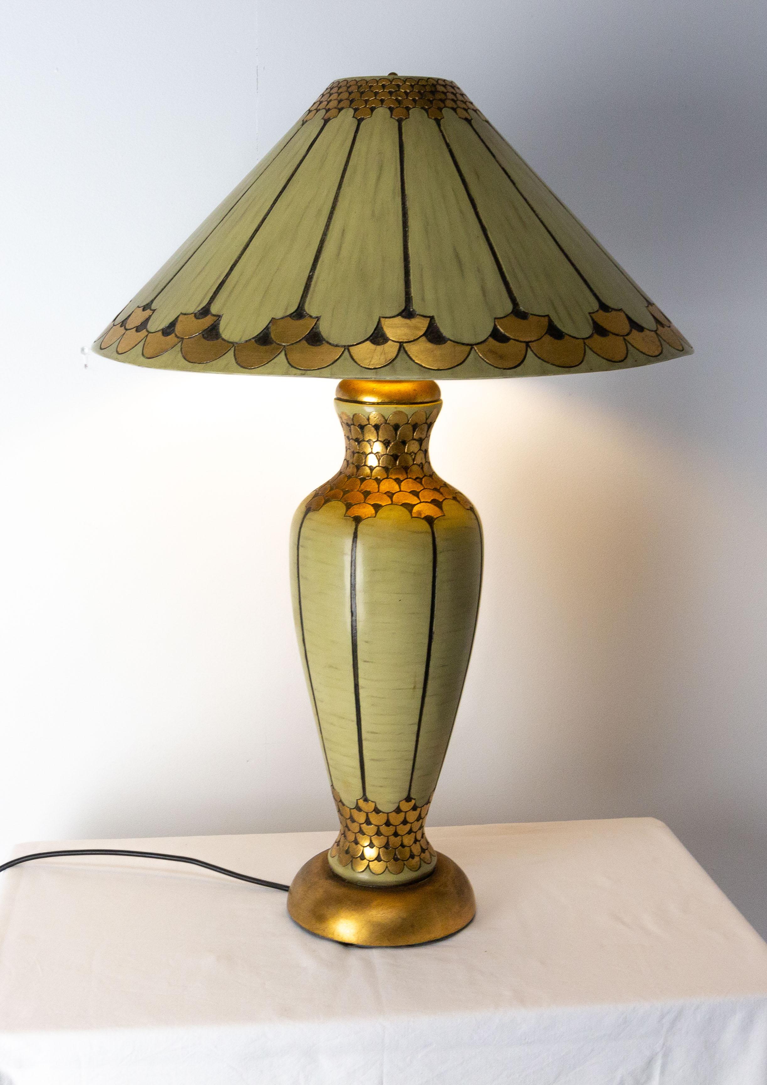 Late 20th Century French Art Deco Style Resin Table Lamp, circa 1980 For Sale