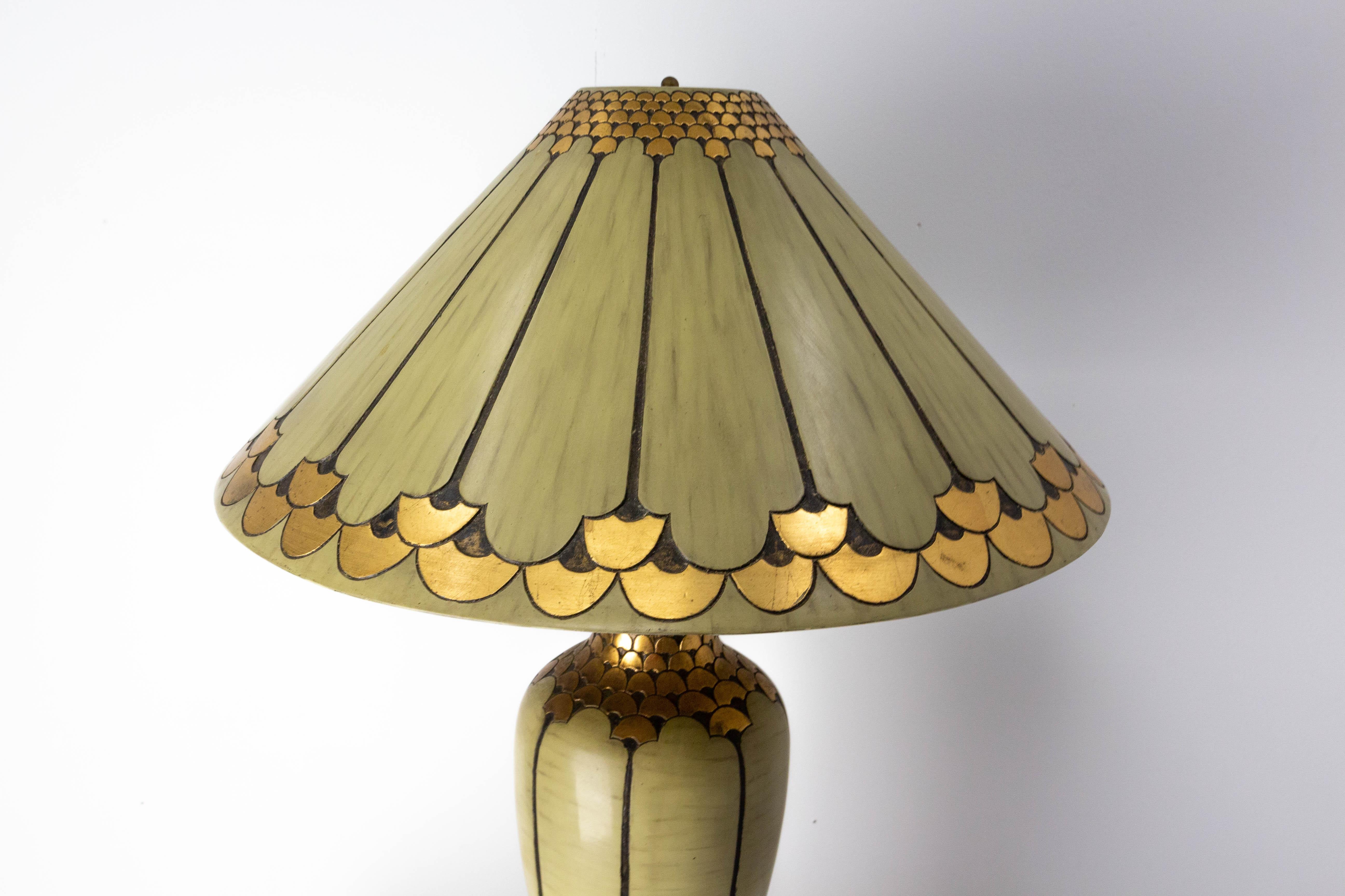 French Art Deco Style Resin Table Lamp, circa 1980 For Sale 1