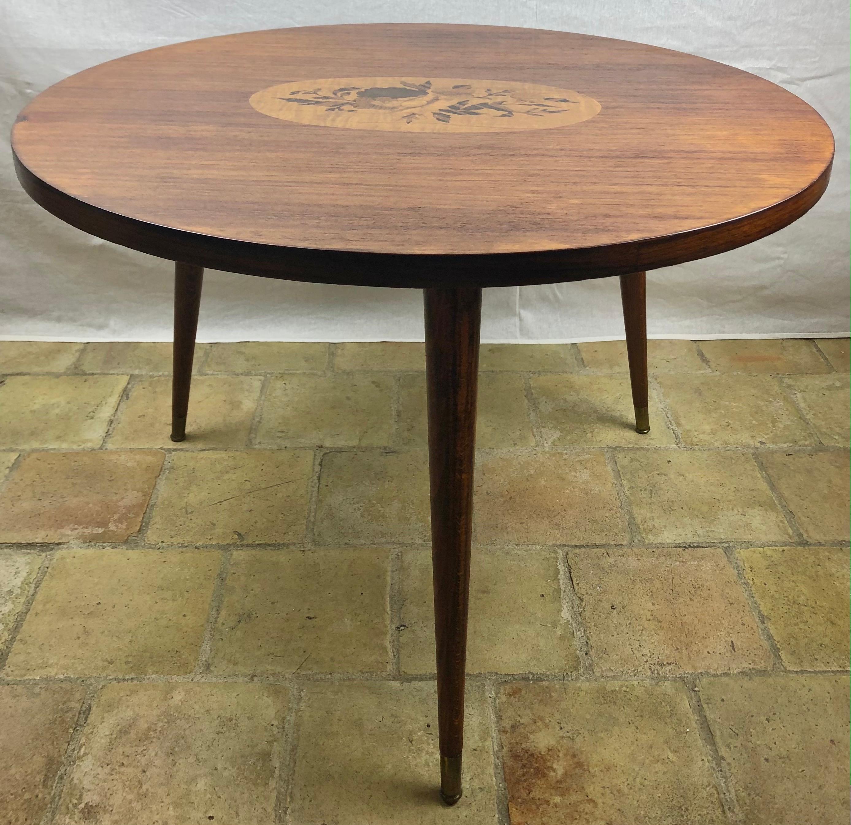 20th Century French Art Deco Style Round Wooden Cocktail or Side Table with Marquetry Center For Sale