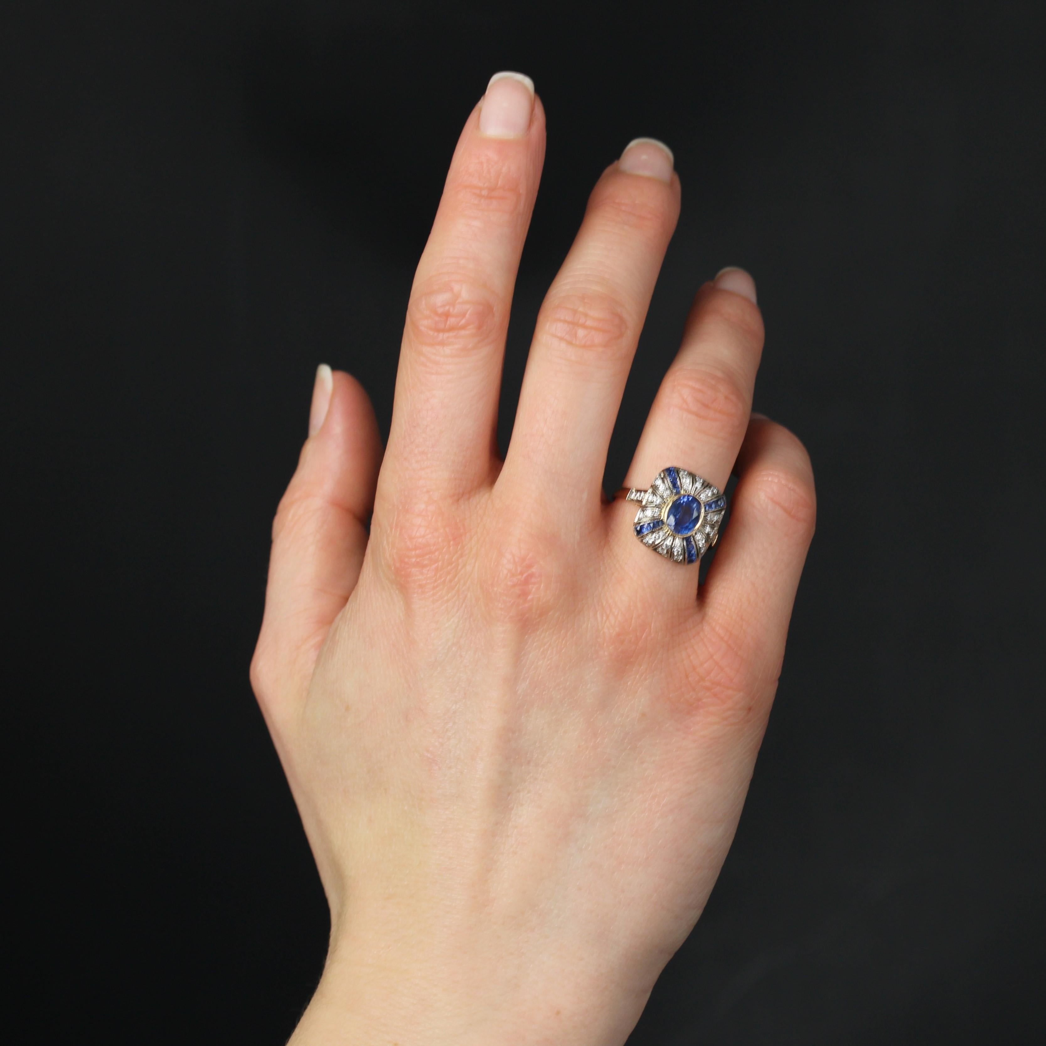 French Art Deco Style Sapphires Diamonds 18 Karat Yellow White Gold Ring In Good Condition For Sale In Poitiers, FR