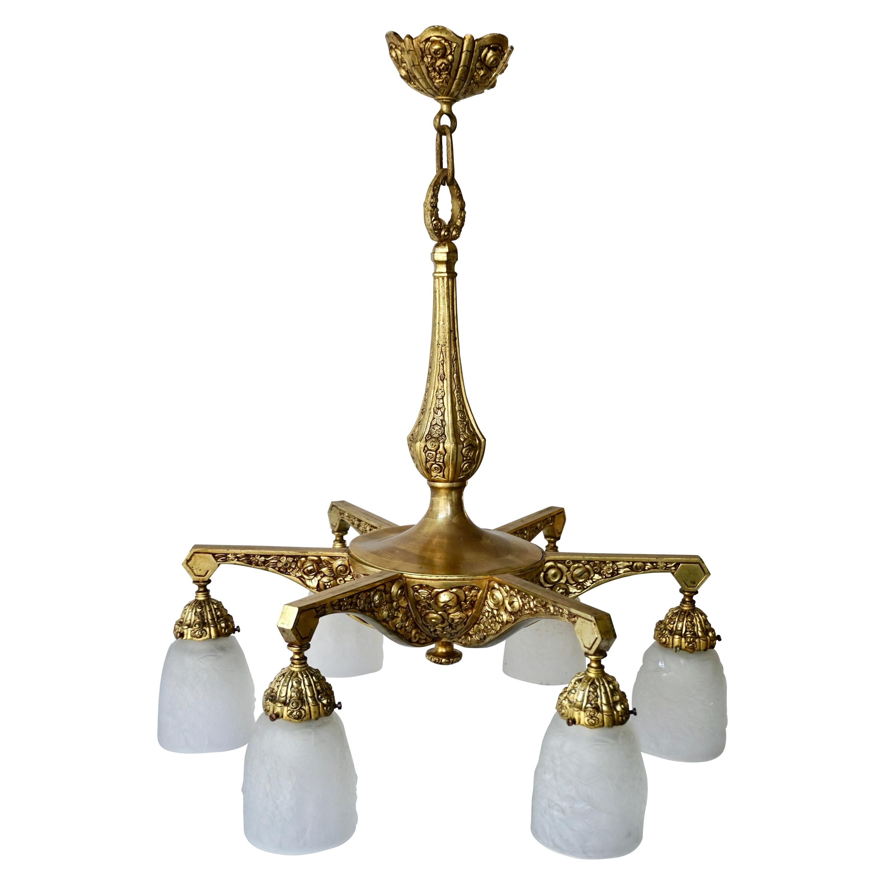 Französischer Kronleuchter im Art-déco-Stil mit sechs Lichtern aus Bronze