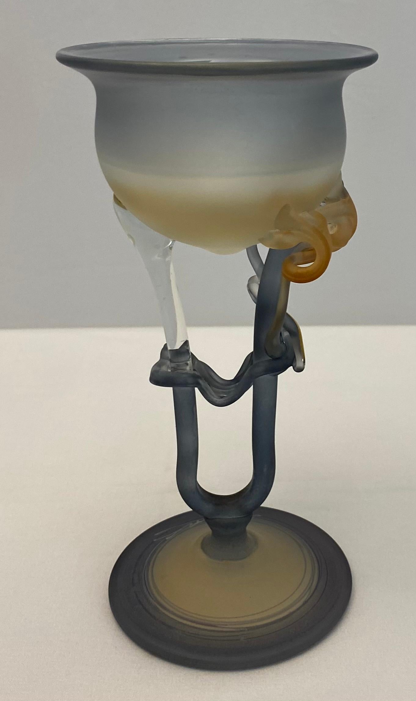 Französische Knospenvase aus durchscheinendem Glas im Art-déco-Stil, Erte Elte-Vase im Angebot 1