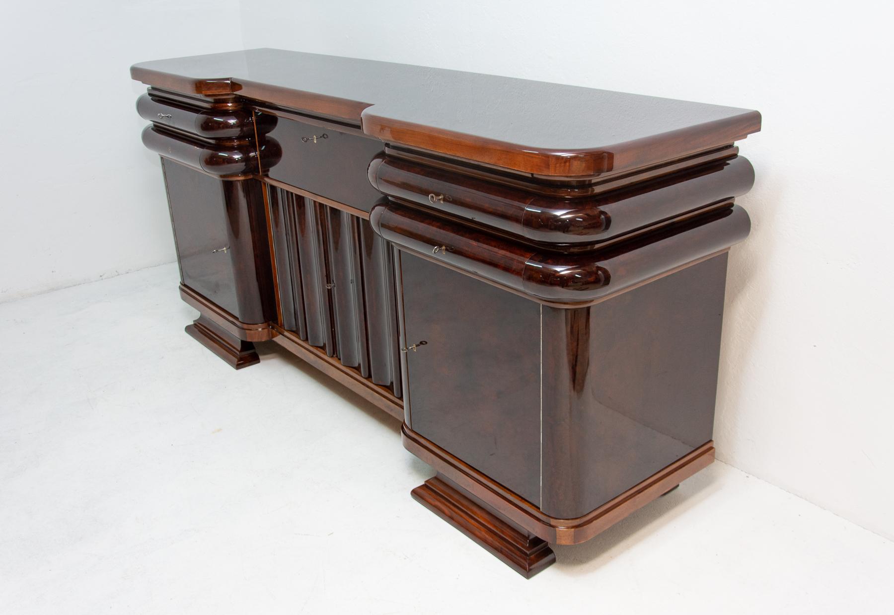 French Art Deco Style Walnut Sideboard or Buffet, 1930s, Bohemia In Excellent Condition In Prague 8, CZ