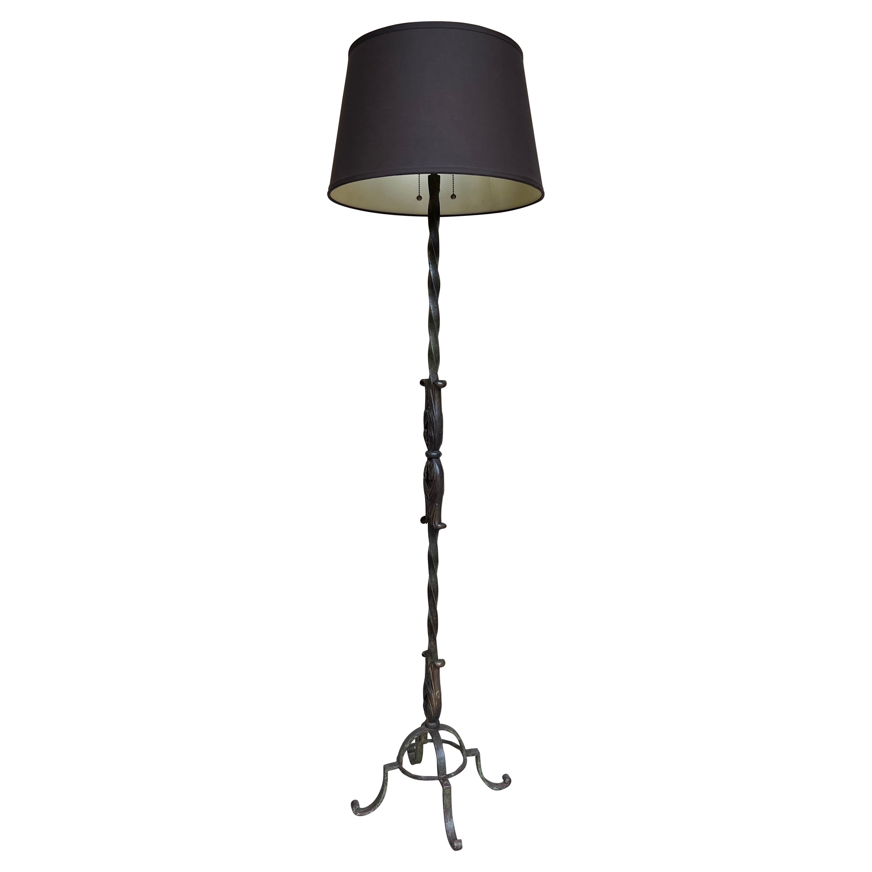 Lampadaire en fer forgé de style Art déco français