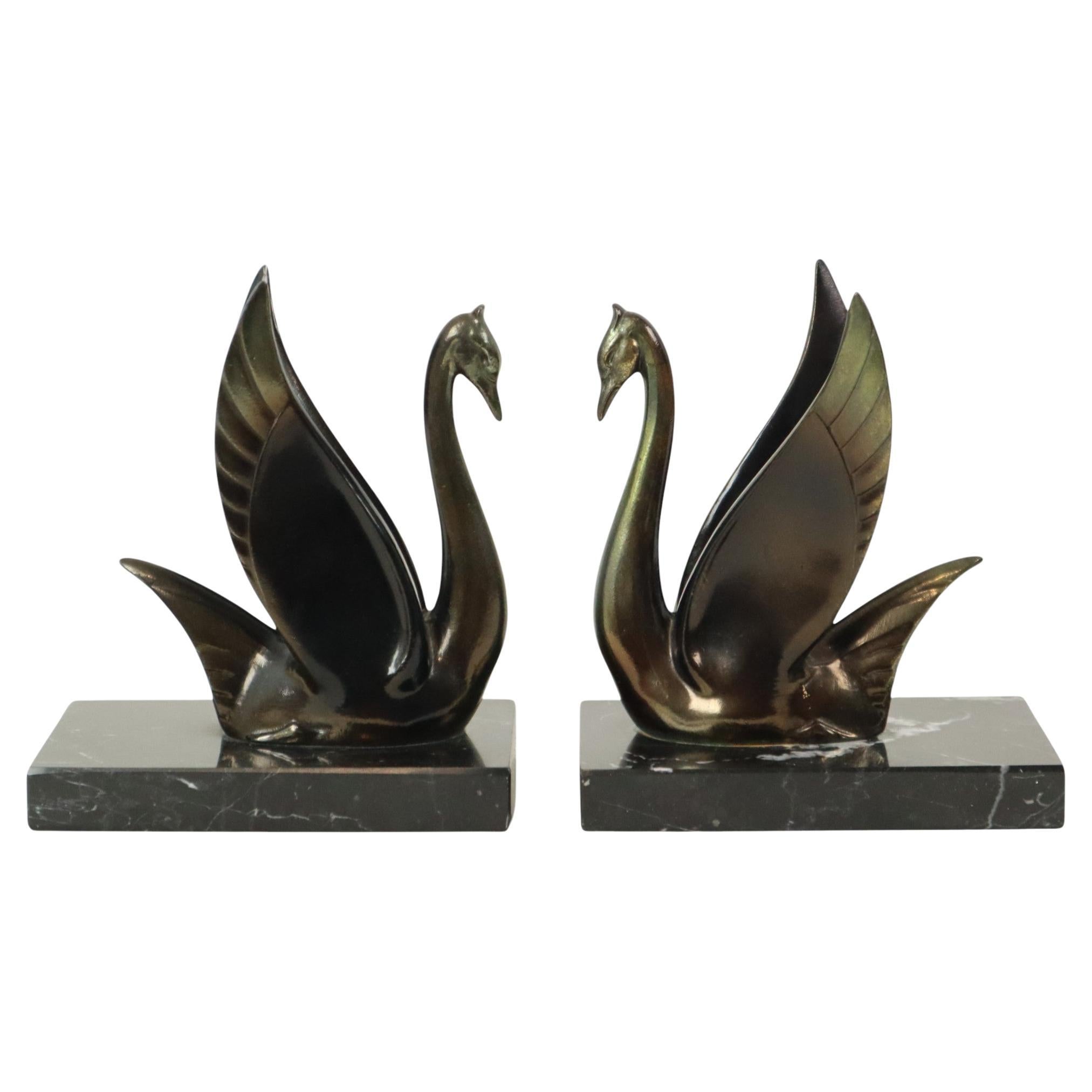 Serre-livres Swan Art Déco Français Base en Marbre 1930 en vente