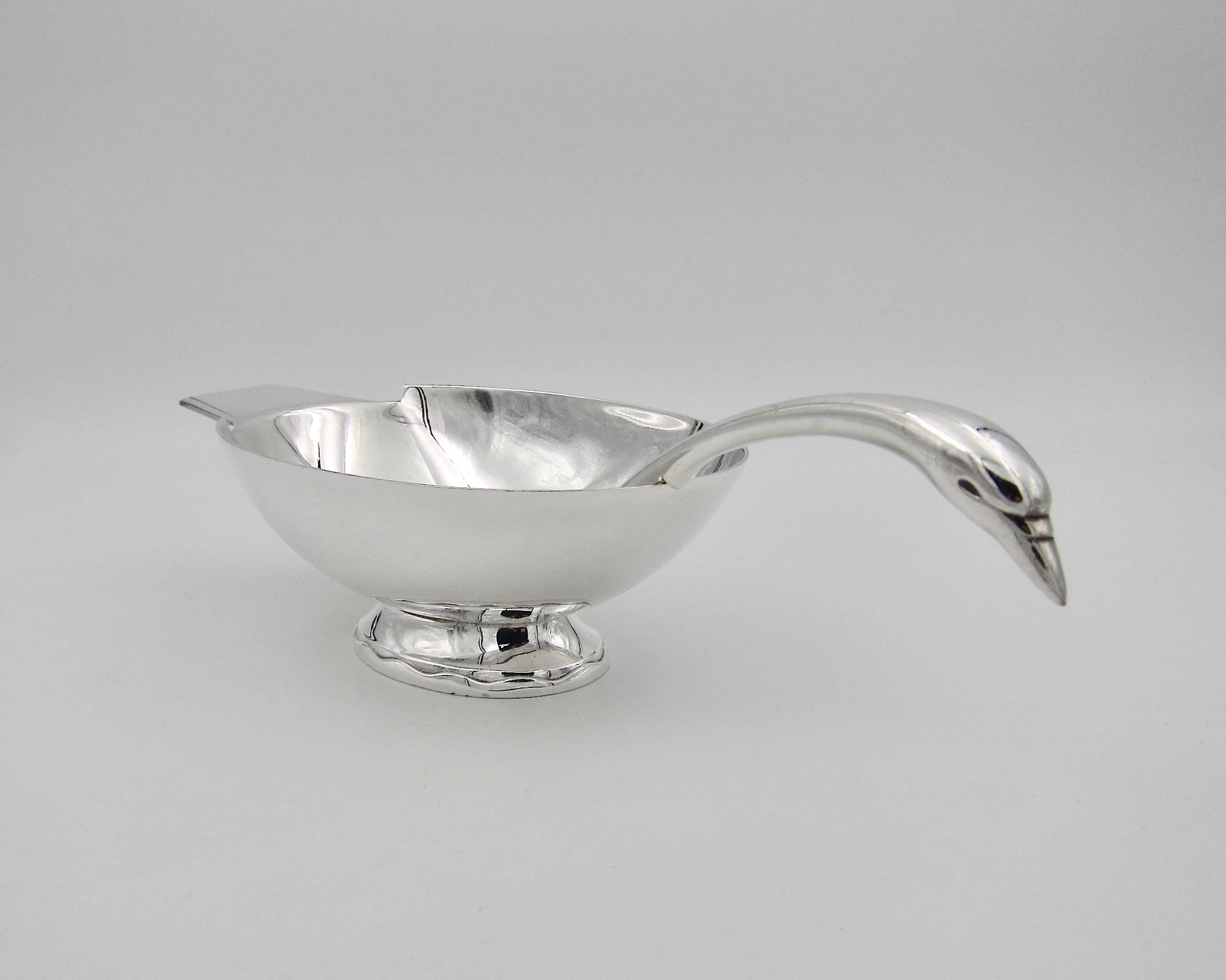 French Christofle Gallia Art Deco Swan Sauce Boat by Christian Fjerdingstad In Good Condition In Los Angeles, CA