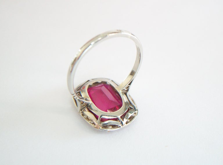 French Art Deco Synthetic Ruby & Diamond Halo Ring, 18K Gold, Circa 1920's For Sale 2