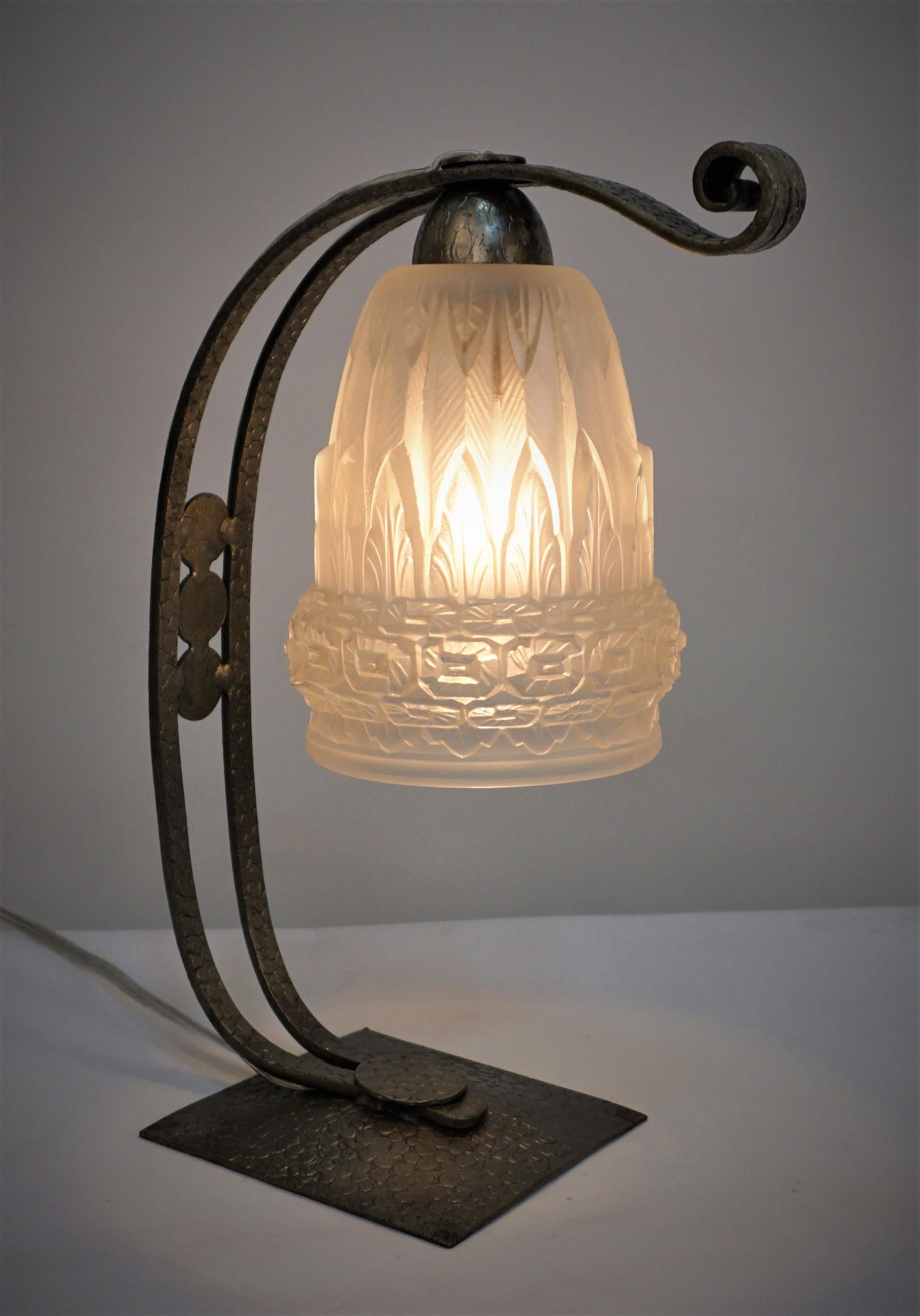 Early 20th Century French Art Deco Table/Desk Lamp by Charles Schneider 
