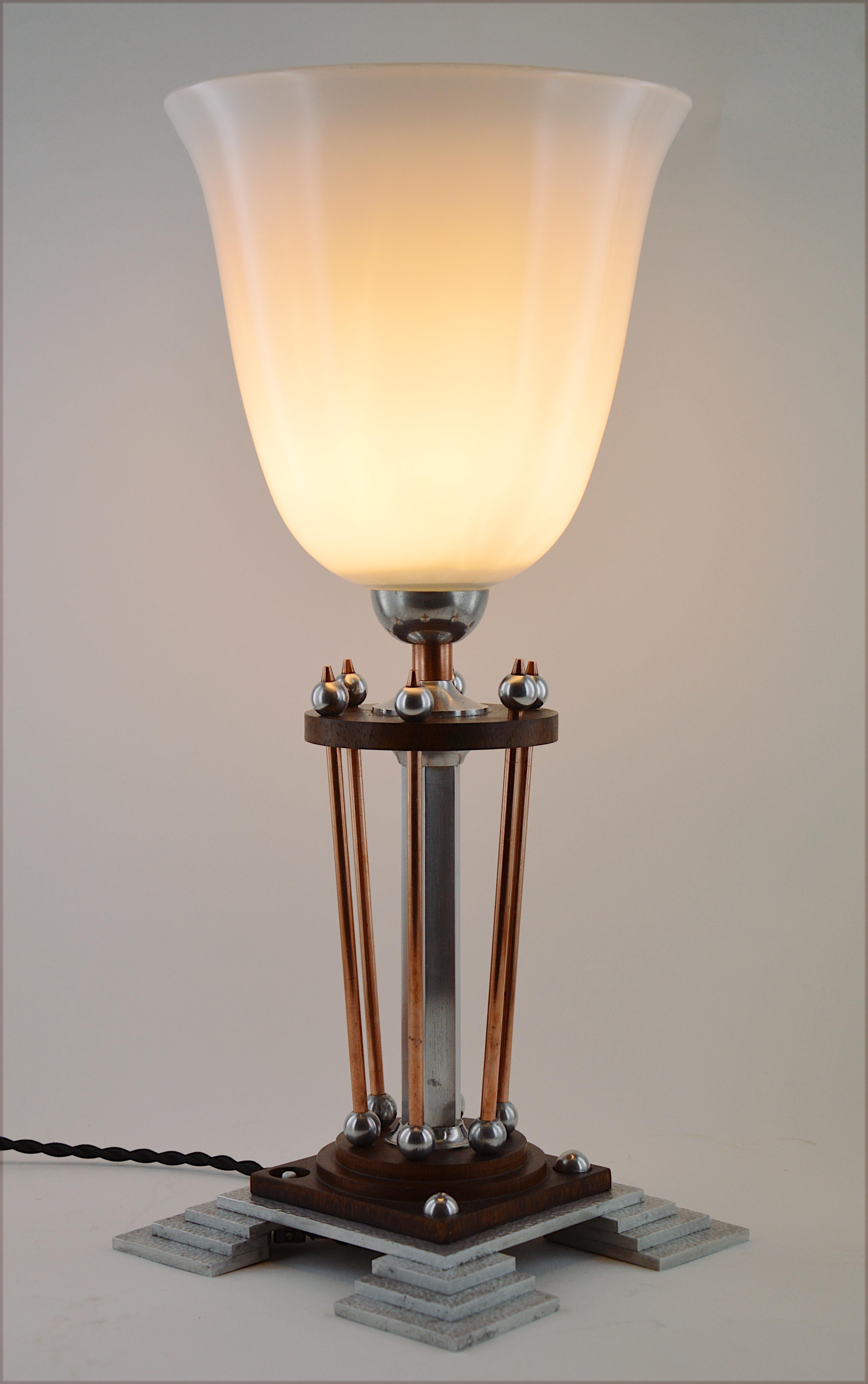 French Art Deco Table Lamp, 1920s In Good Condition For Sale In Saint-Amans-des-Cots, FR