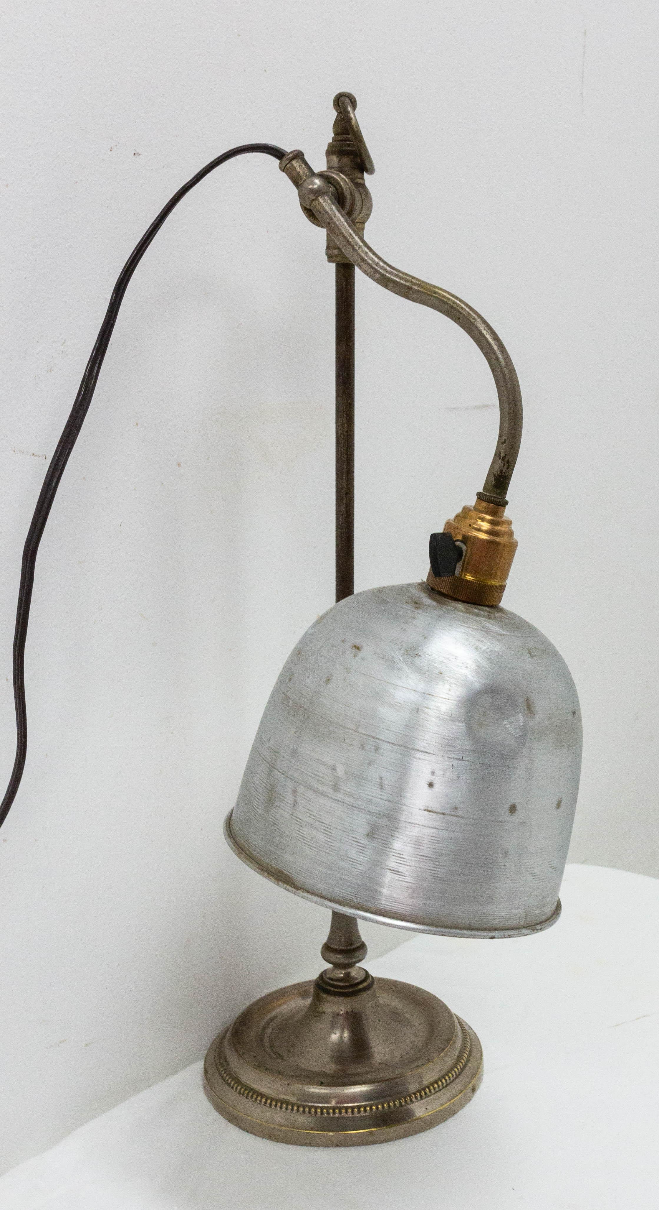 Französische Art-déco-Tischlampe, Aluminium, um 1930 (Art déco) im Angebot