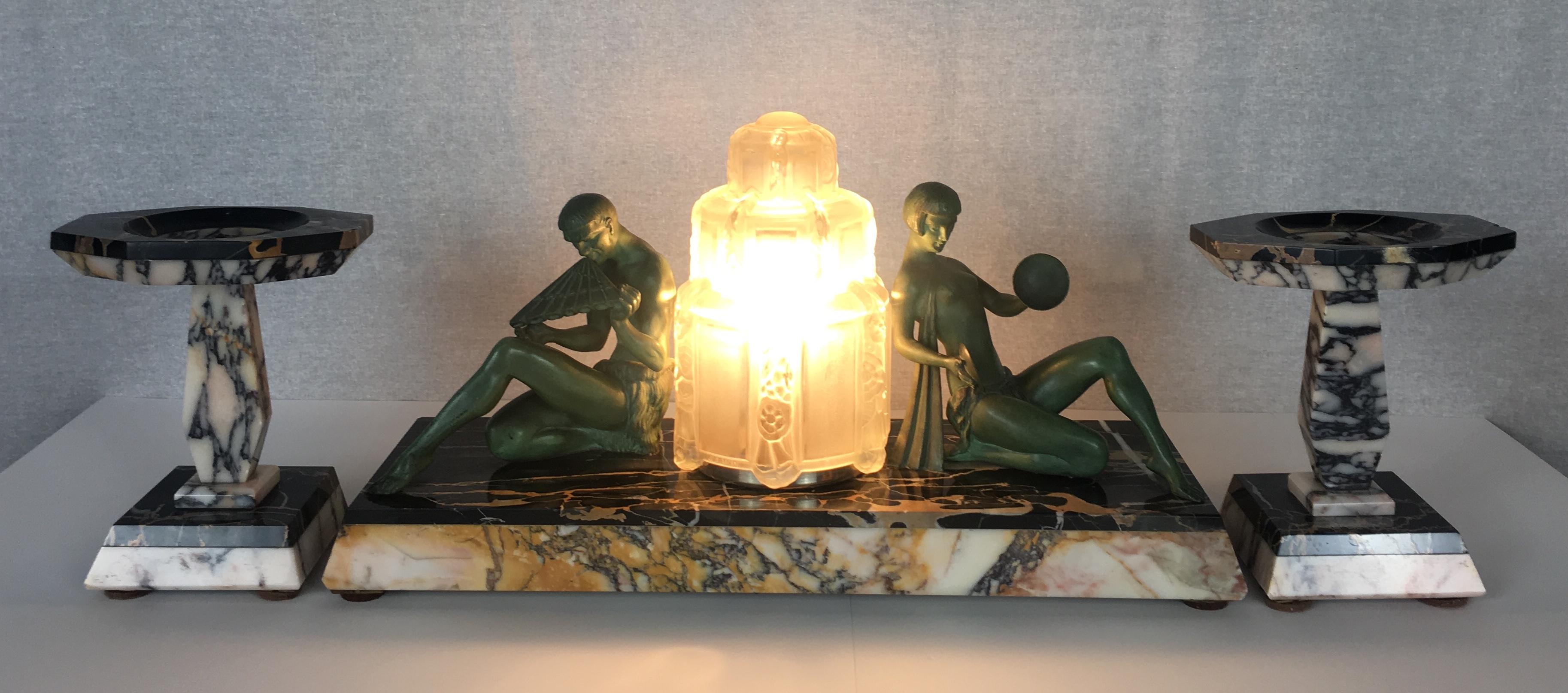 Marius-Ernest Sabino French Art Deco Table Lamp and Garniture Set, Signed For Sale 4
