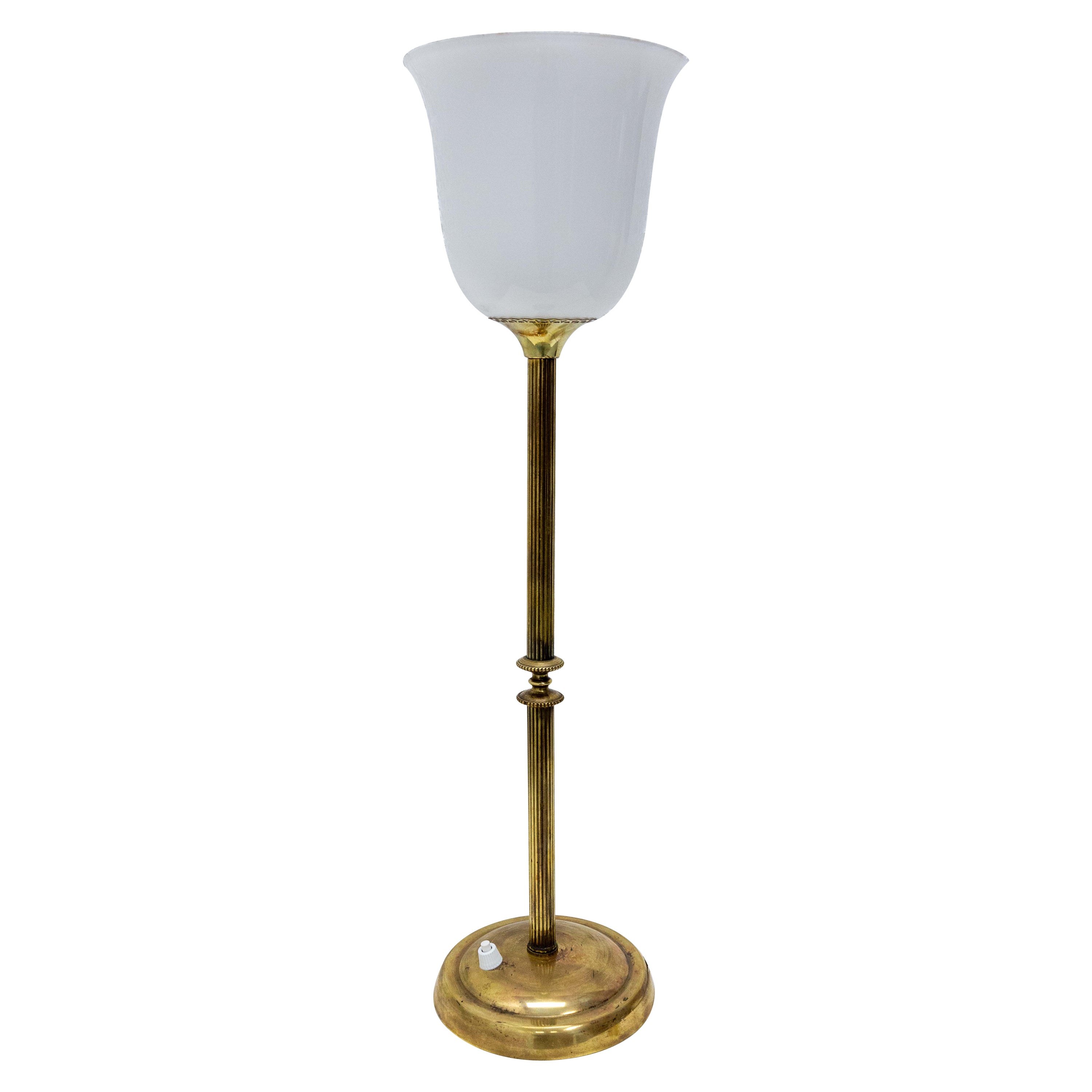 Französische Art Deco Tischlampe Messing und Opaline, um 1930