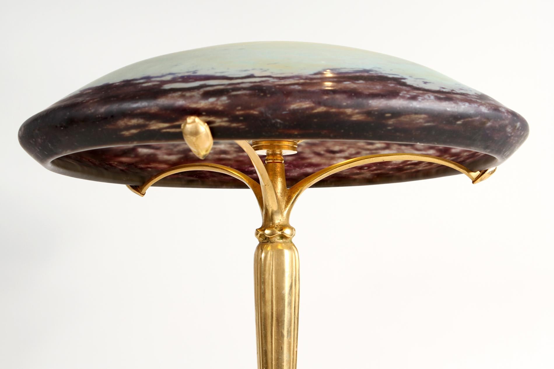 Bronze Lampe de table Art déco française par Daum et J.Cayette en vente