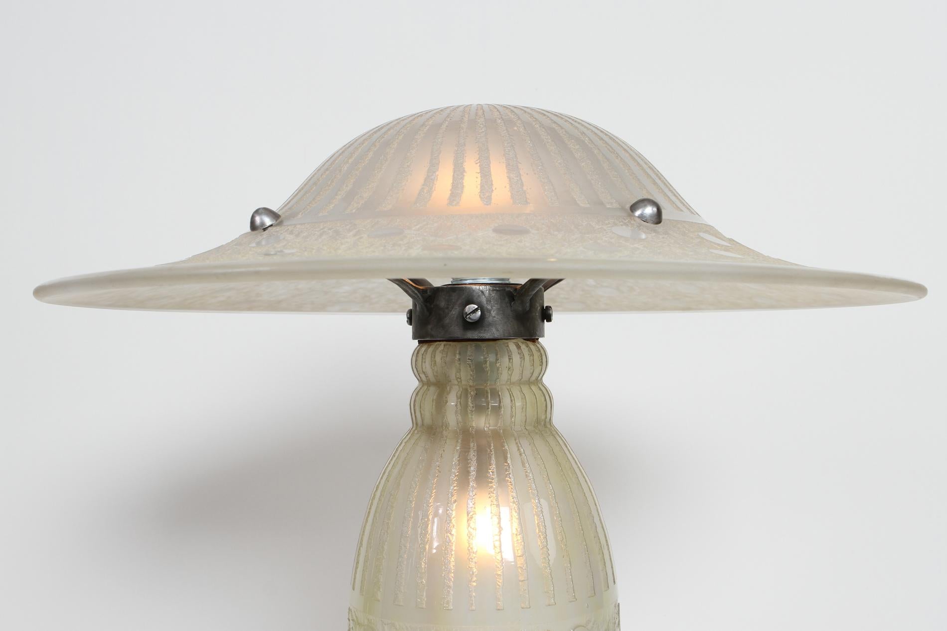 Glass French Art Deco table lamp by Daum For Sale
