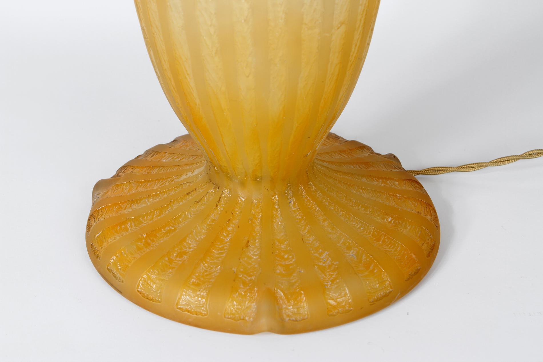 Lámpara de mesa francesa Art Déco de Daum Nancy Francés en venta