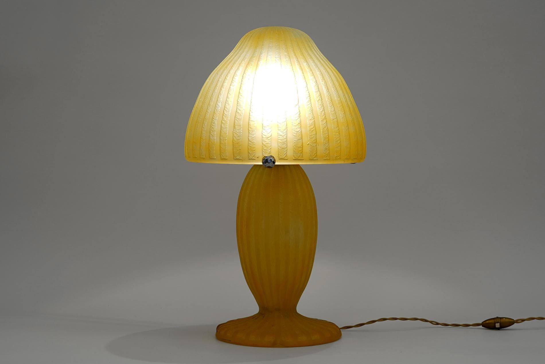 Lámpara de mesa francesa Art Déco de Daum Nancy en Excelente estado para la venta en SAINT-OUEN-SUR-SEINE, FR