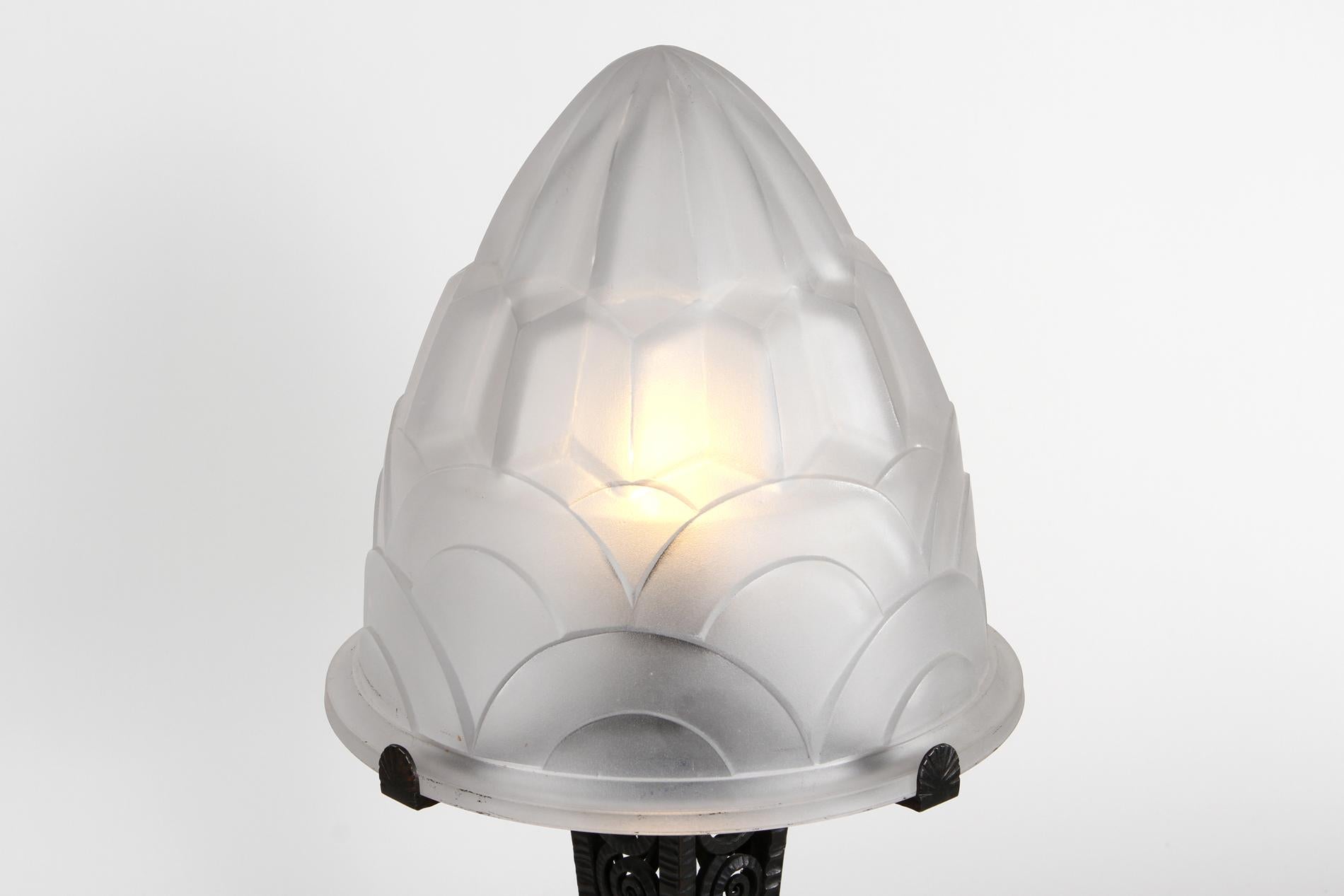 Französische Art-Déco-Tischlampe von Degué  im Zustand „Hervorragend“ im Angebot in SAINT-OUEN-SUR-SEINE, FR