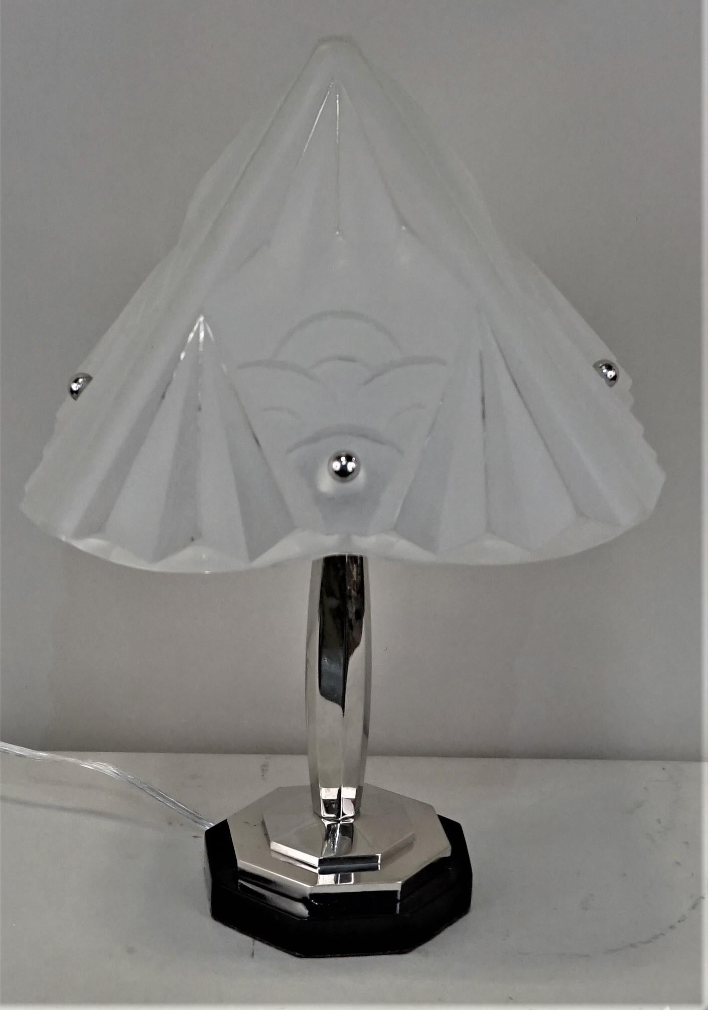 Glass French Art Deco Table Lamp by Degué