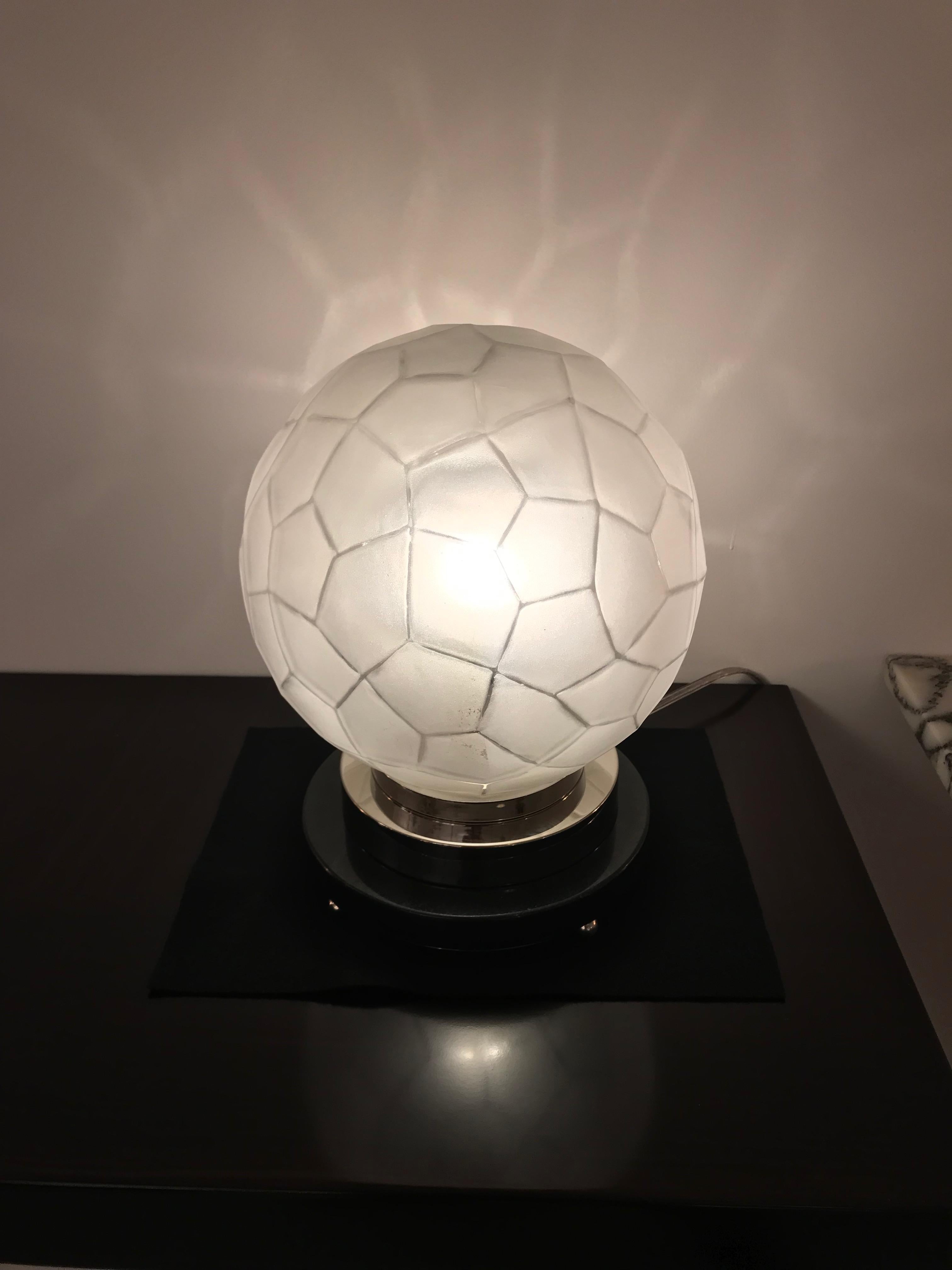 Lampe de table Art déco française par Genet et Michon avec motif géométrique en vente 5