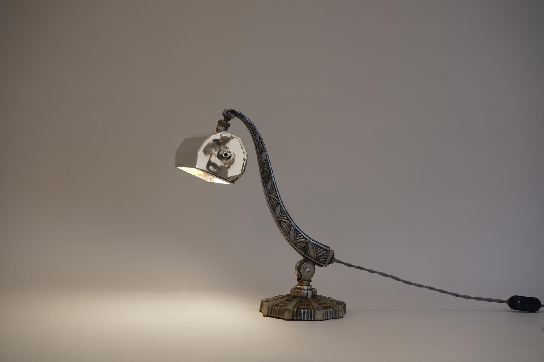 French Art Deco table lamp by Hettier & Vincent  In Excellent Condition In SAINT-OUEN-SUR-SEINE, FR