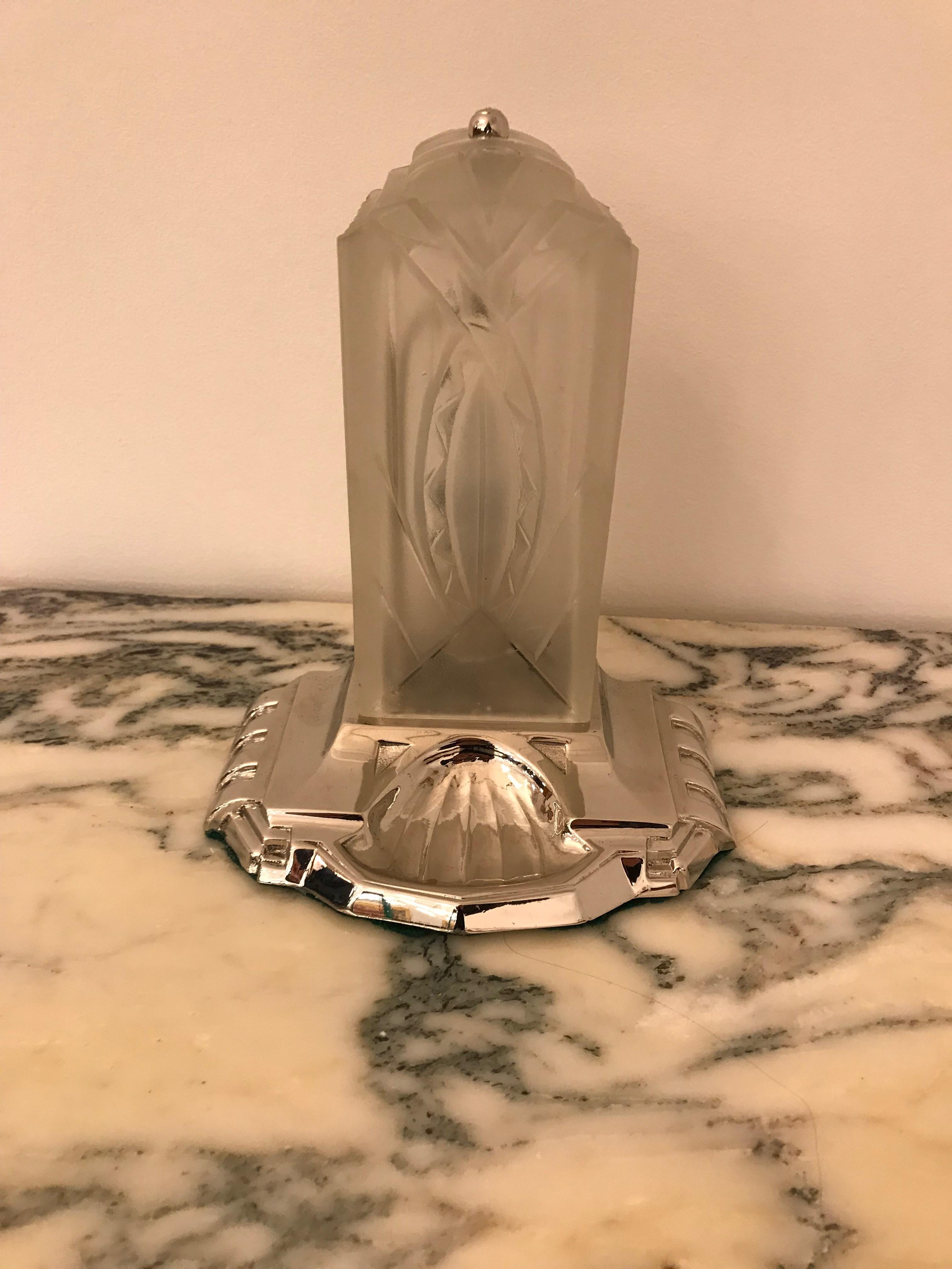 French Art Deco Table Lamp by Hugue In Excellent Condition For Sale In North Bergen, NJ