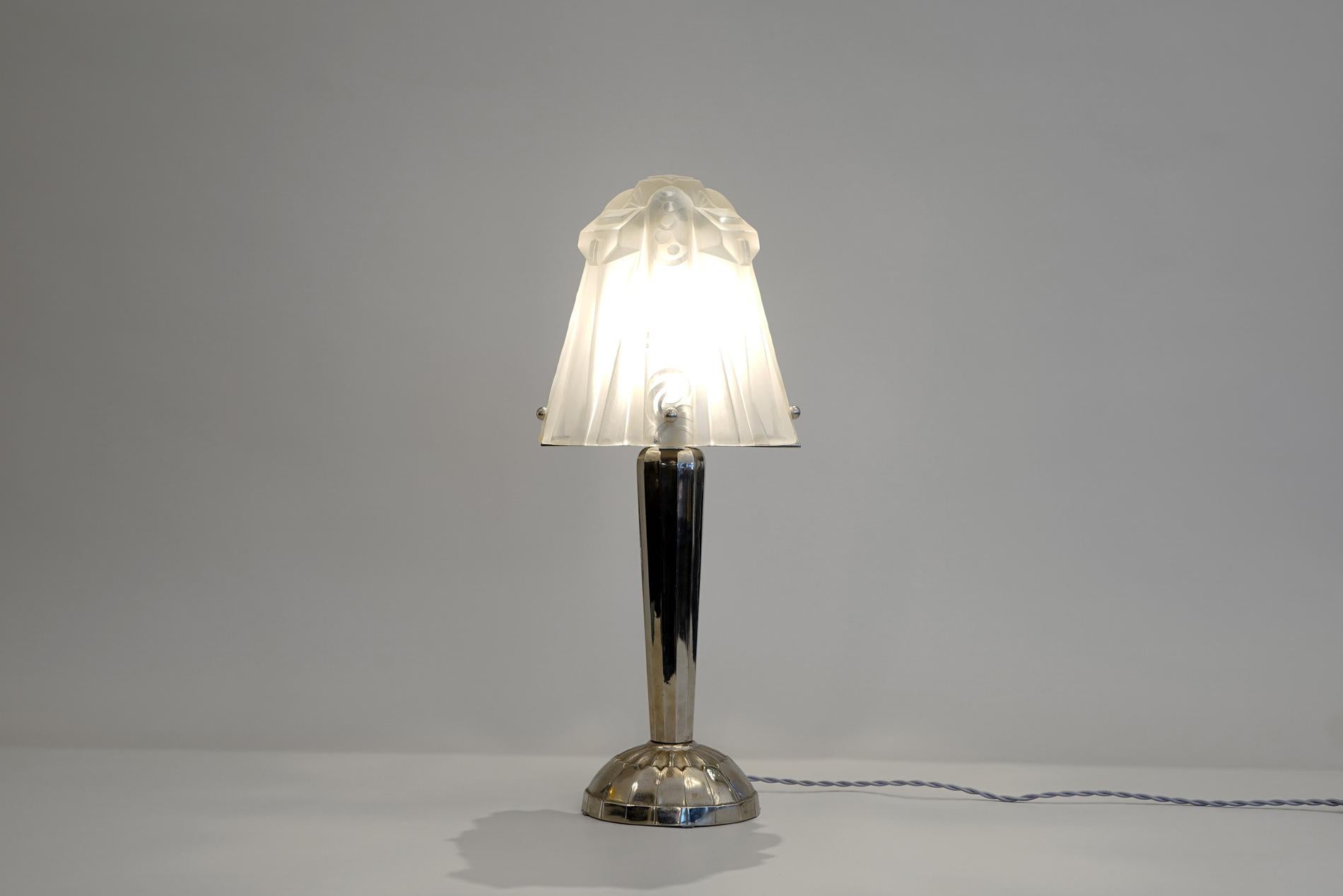 Français Lampe de table Art déco française par Muller Frères en vente