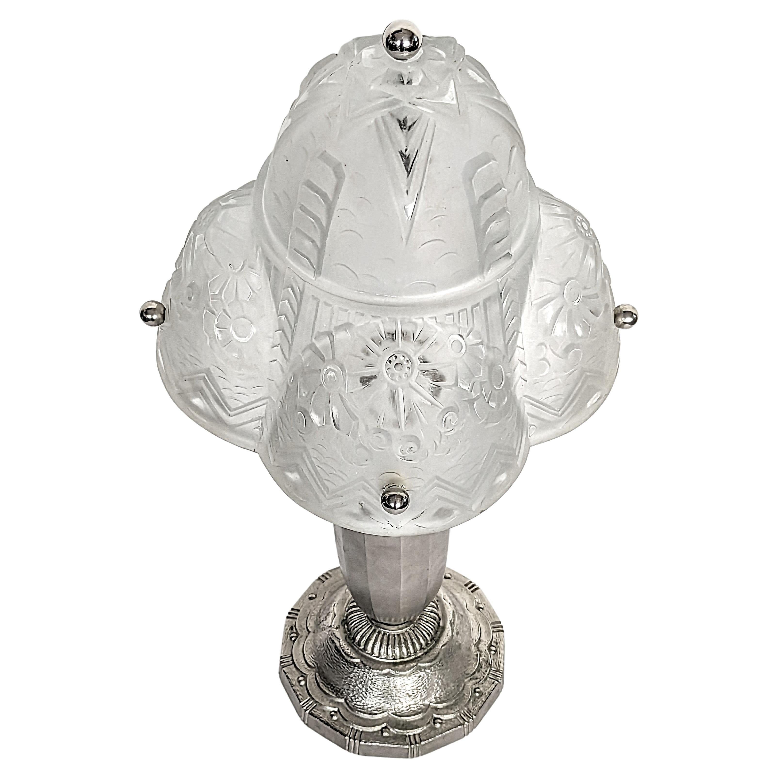 Französische Art Deco Tischlampe signiert von Muller Frères (Bronze) im Angebot