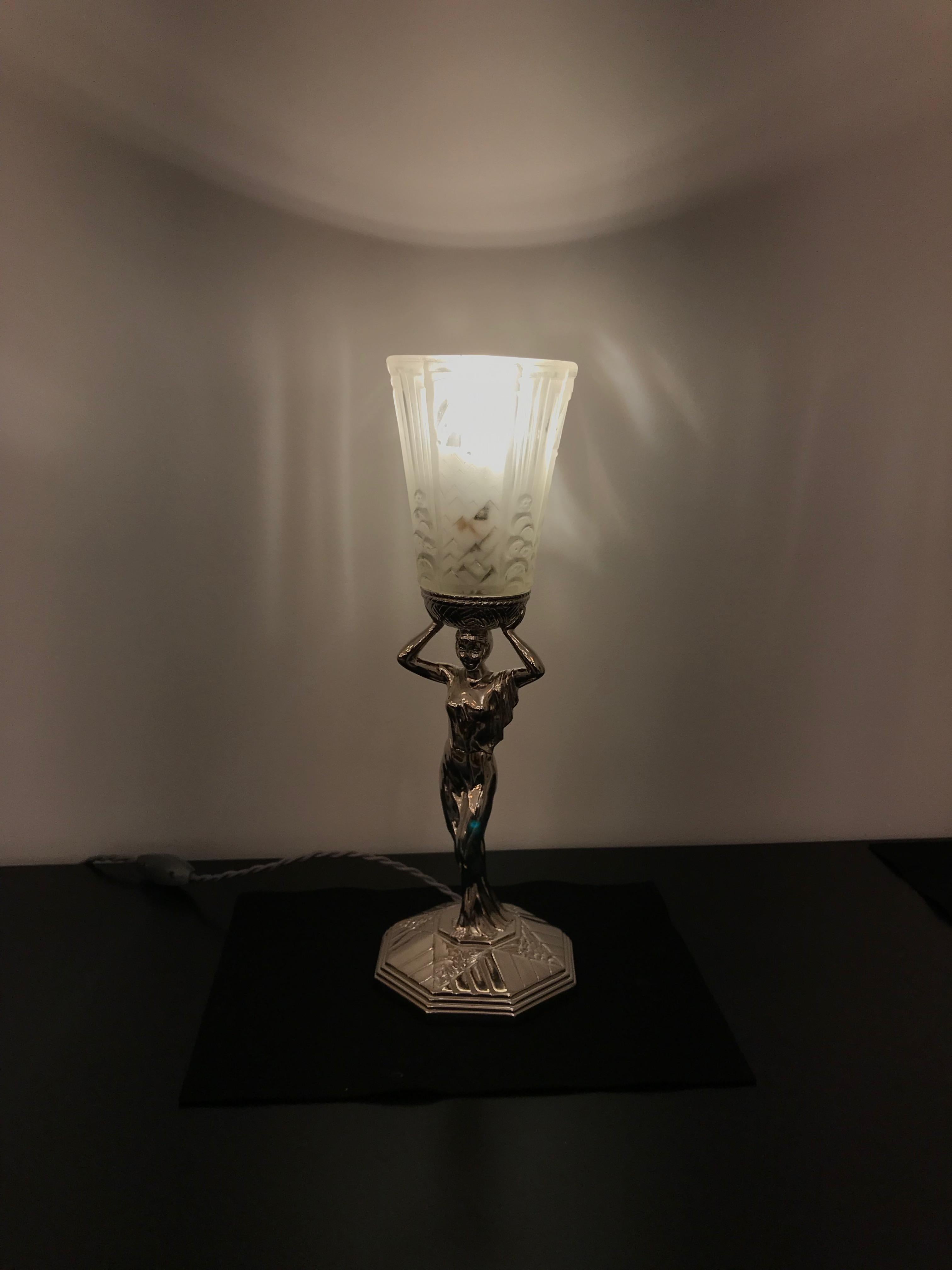 French Art Deco Table Lamp by Muller Frères Luneville For Sale 9