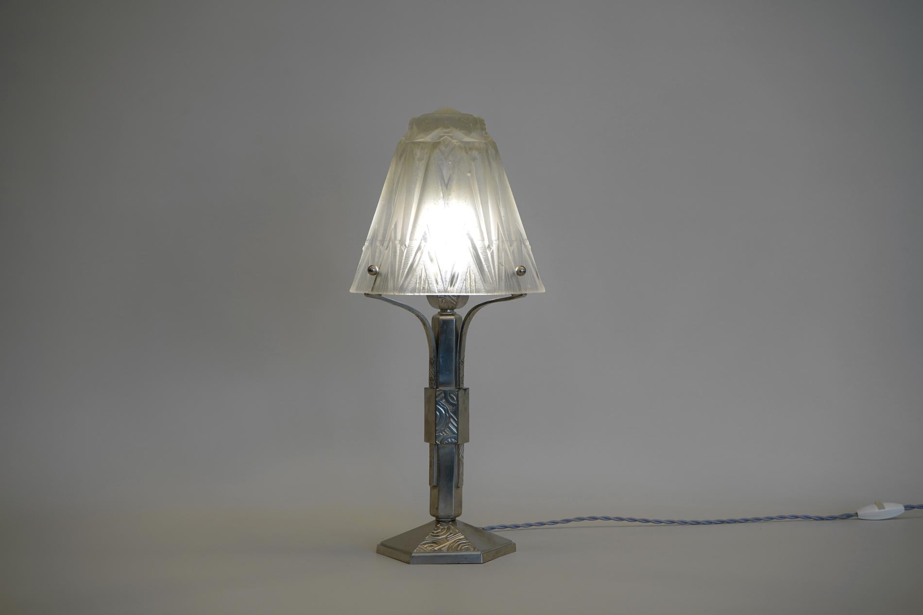 French Art Deco table lamp by Muller Frères Luneville In Excellent Condition For Sale In SAINT-OUEN-SUR-SEINE, FR