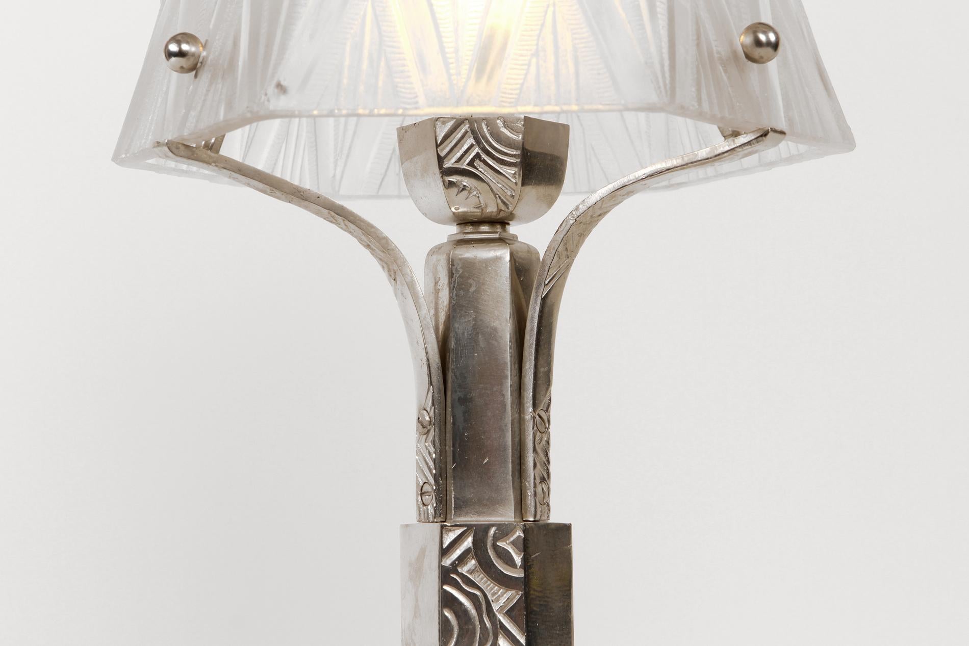 Bronze French Art Deco table lamp by Muller Frères Luneville For Sale
