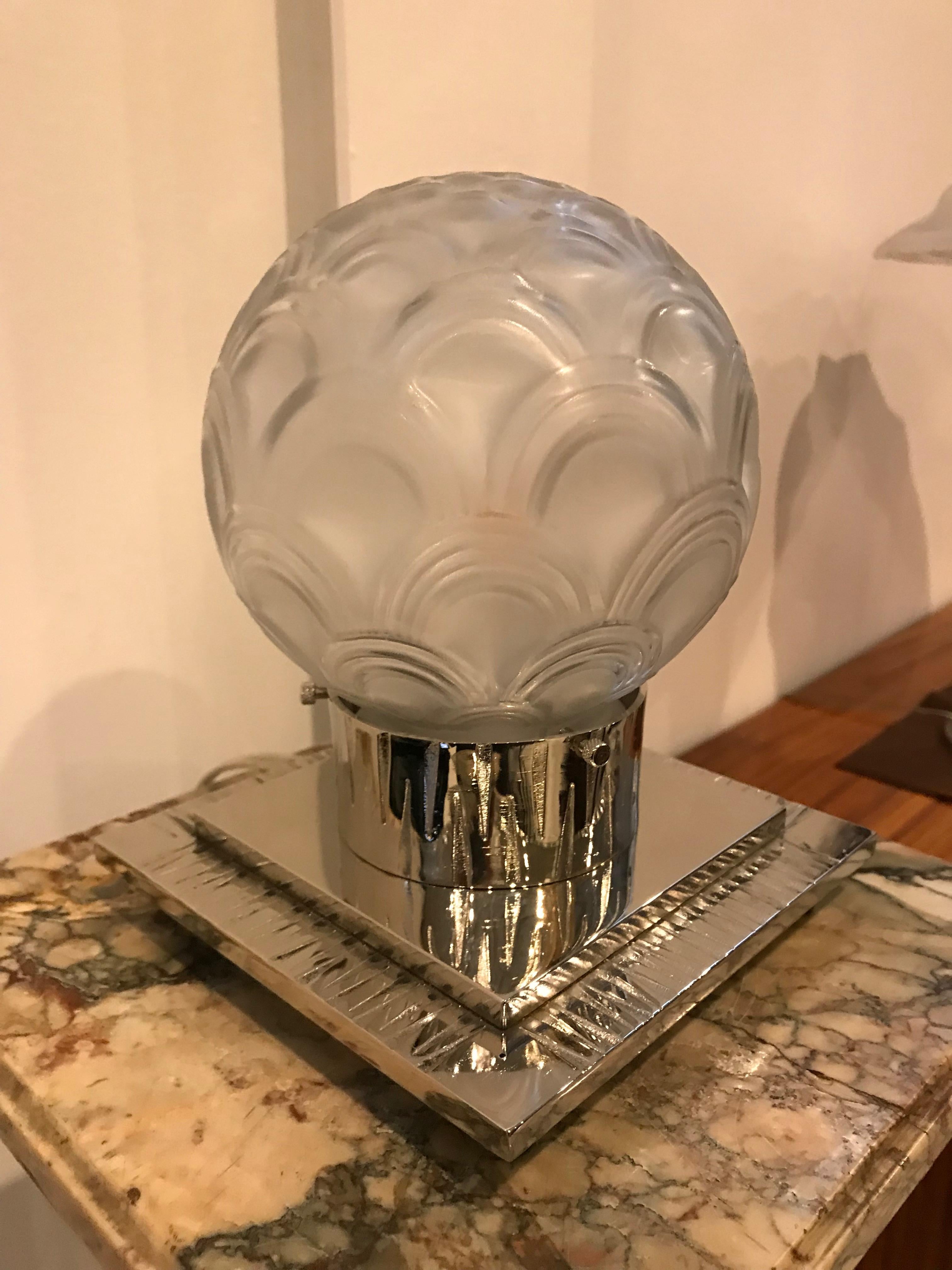 French Art Deco Table Lamp by Pierre D’avesn For Sale 1