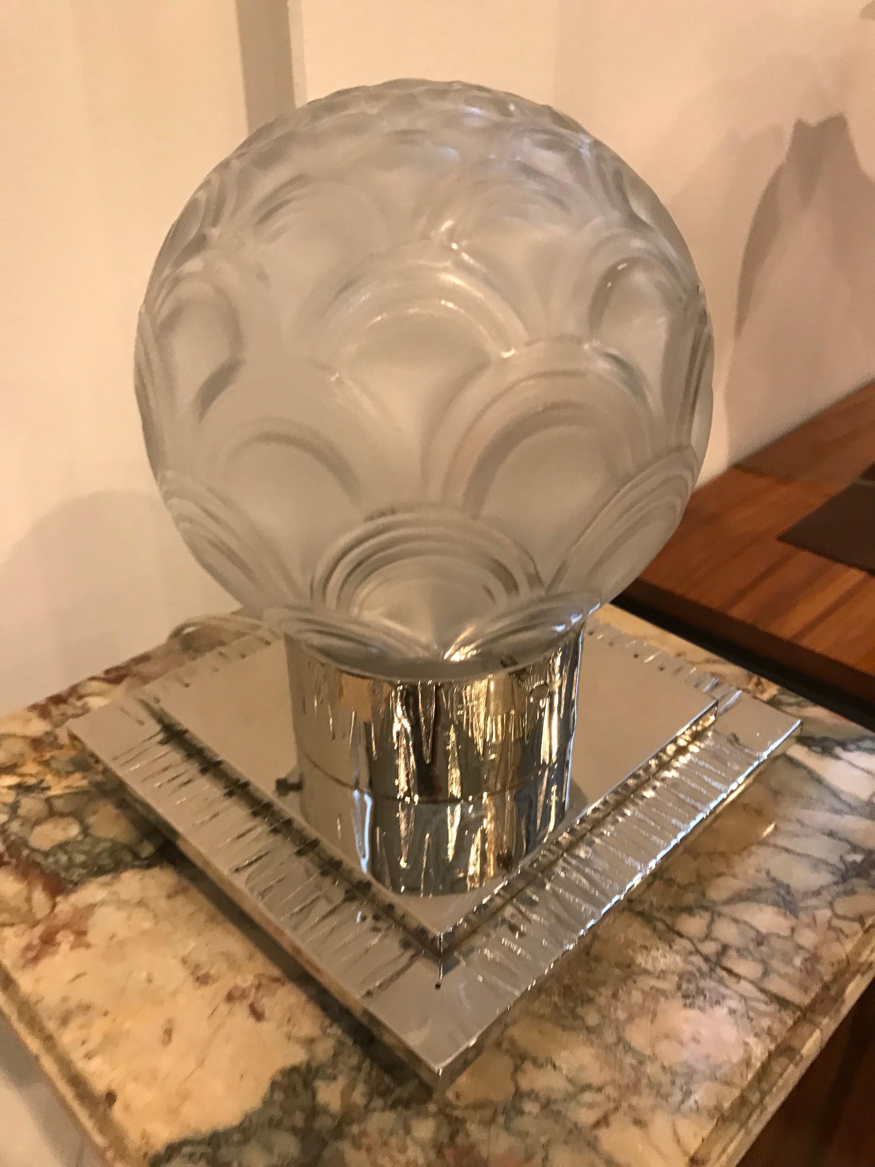 French Art Deco Table Lamp by Pierre D’avesn For Sale 2