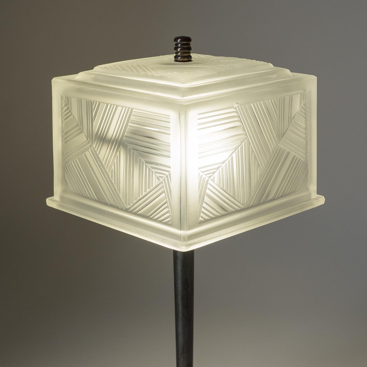 French Art Deco Table Lamp by Sabino, circa 1930 8