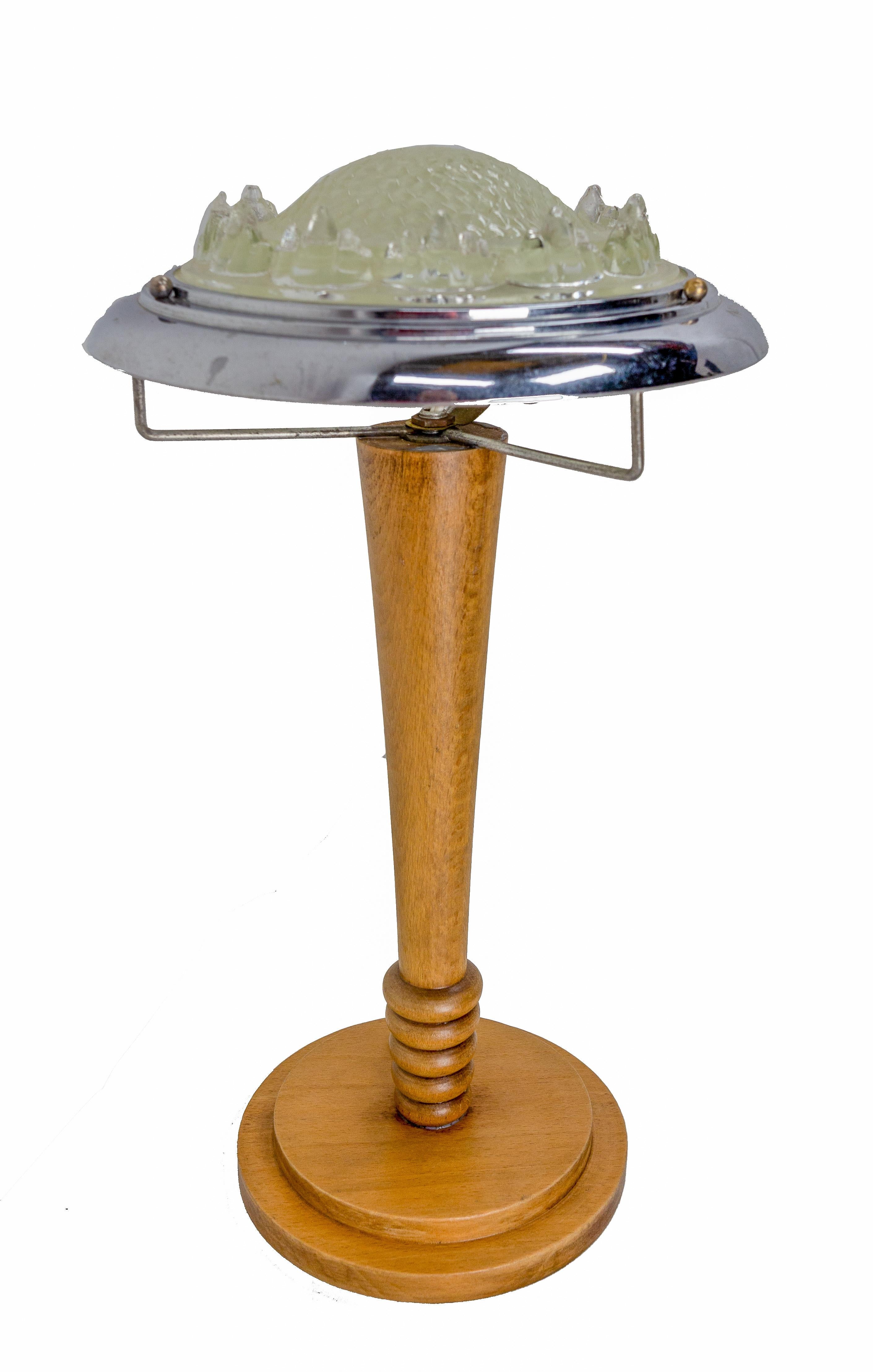 French Art Deco Table Lamp, Ezan Style, Beech, Chrome and Glass, circa 1930 In Good Condition For Sale In Labrit, Landes