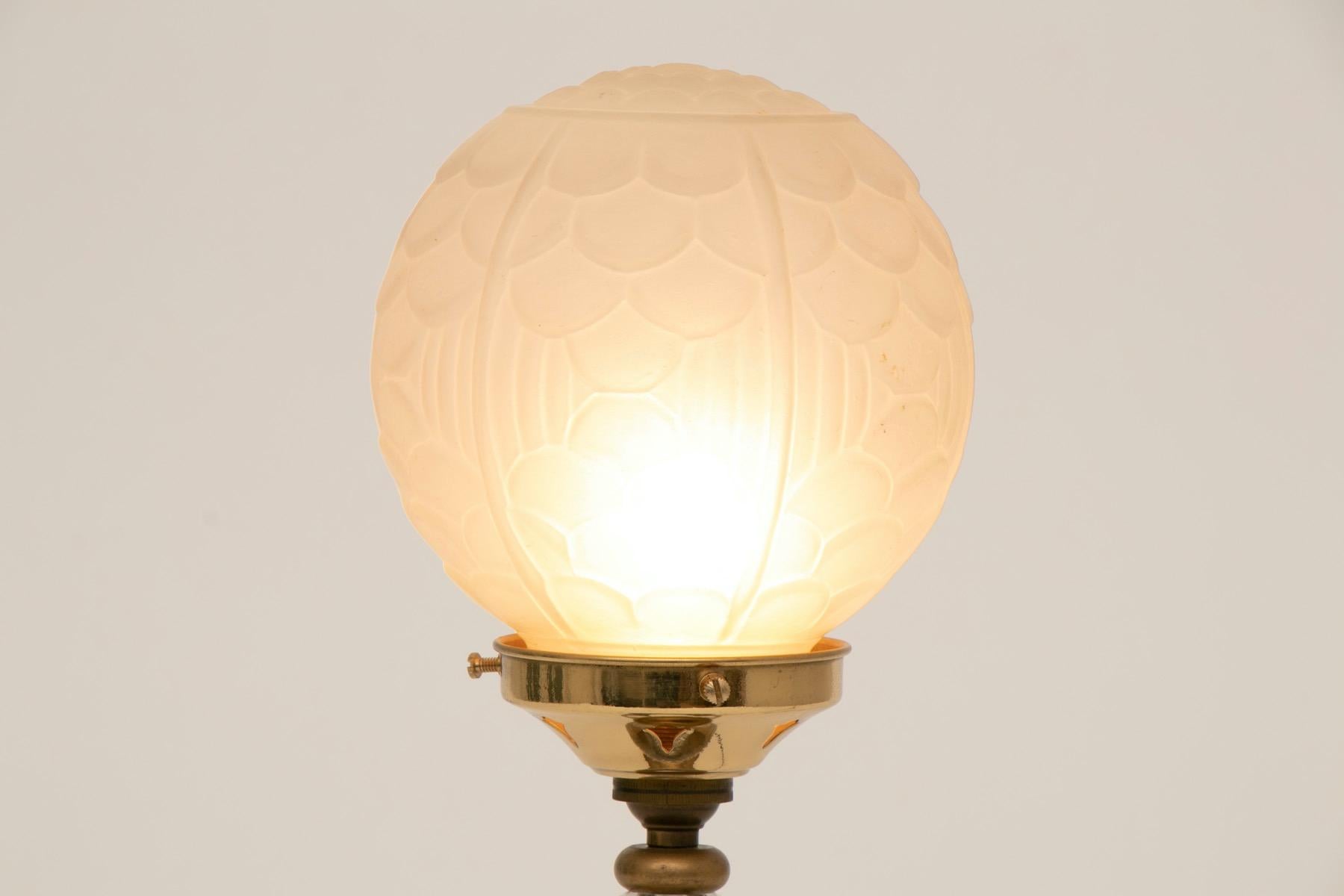 French Art Deco Table Lamp In Good Condition For Sale In London, GB