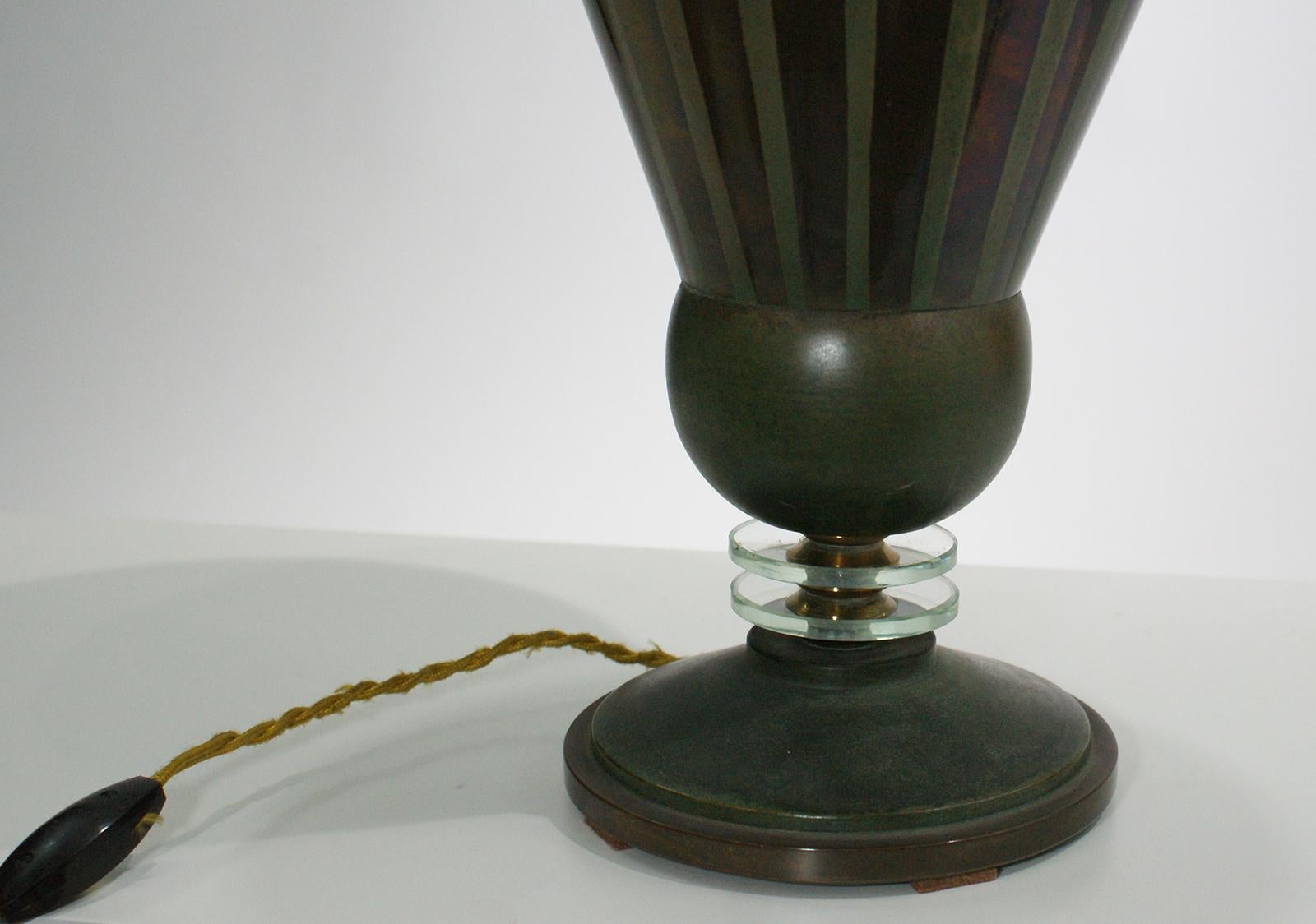 Milieu du XXe siècle Lampe de table Art Déco française en laiton par Edmond Etling en vente