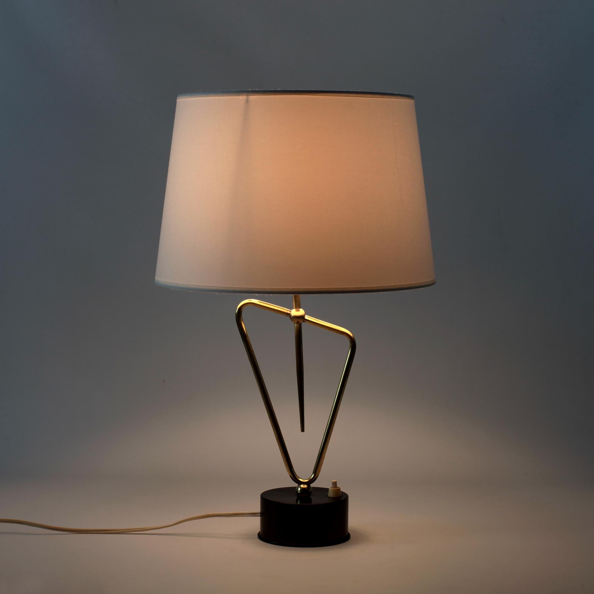 French Art Deco Table Lamp in Brass In Good Condition For Sale In Saint  Ouen, FR