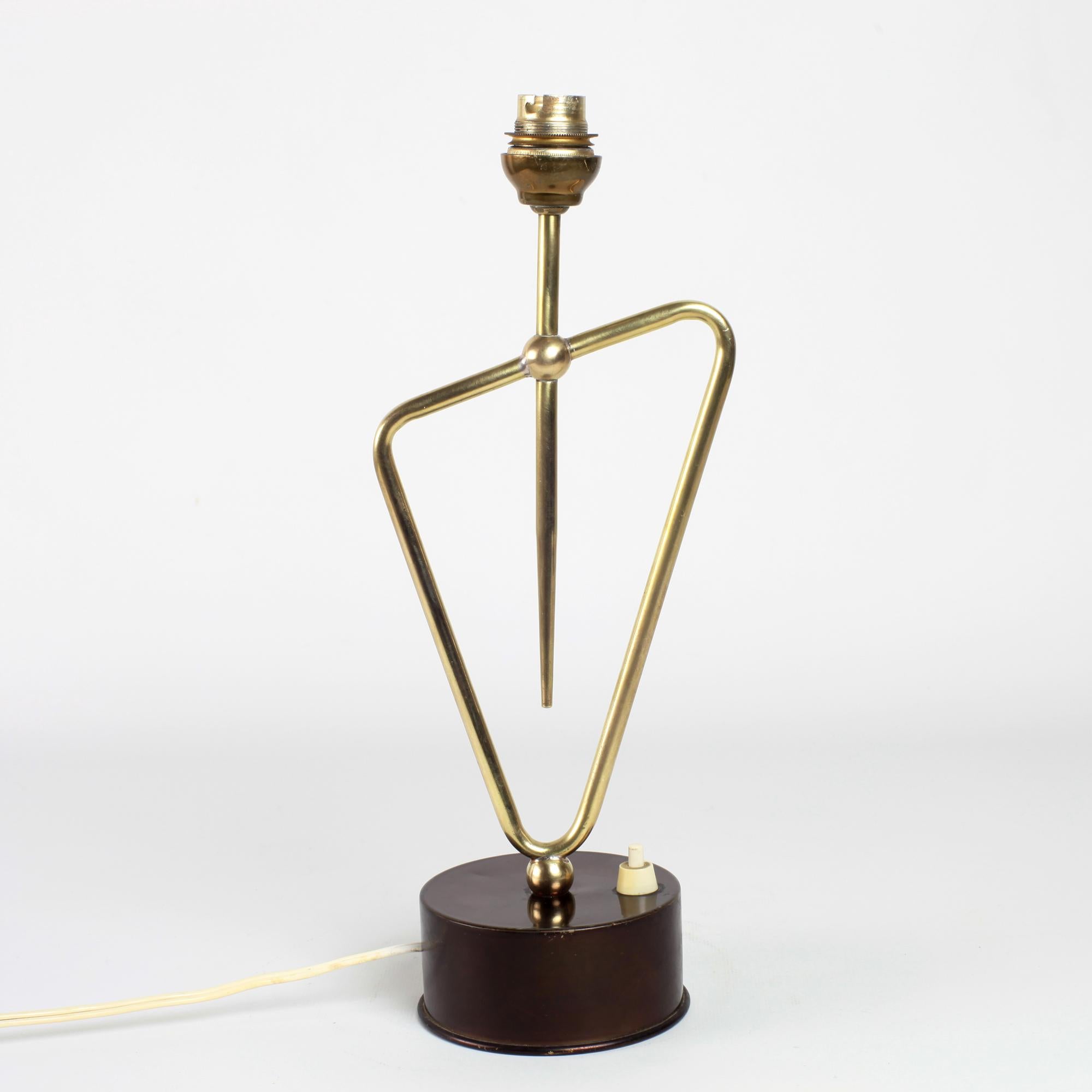 Mid-20th Century French Art Deco Table Lamp in Brass For Sale