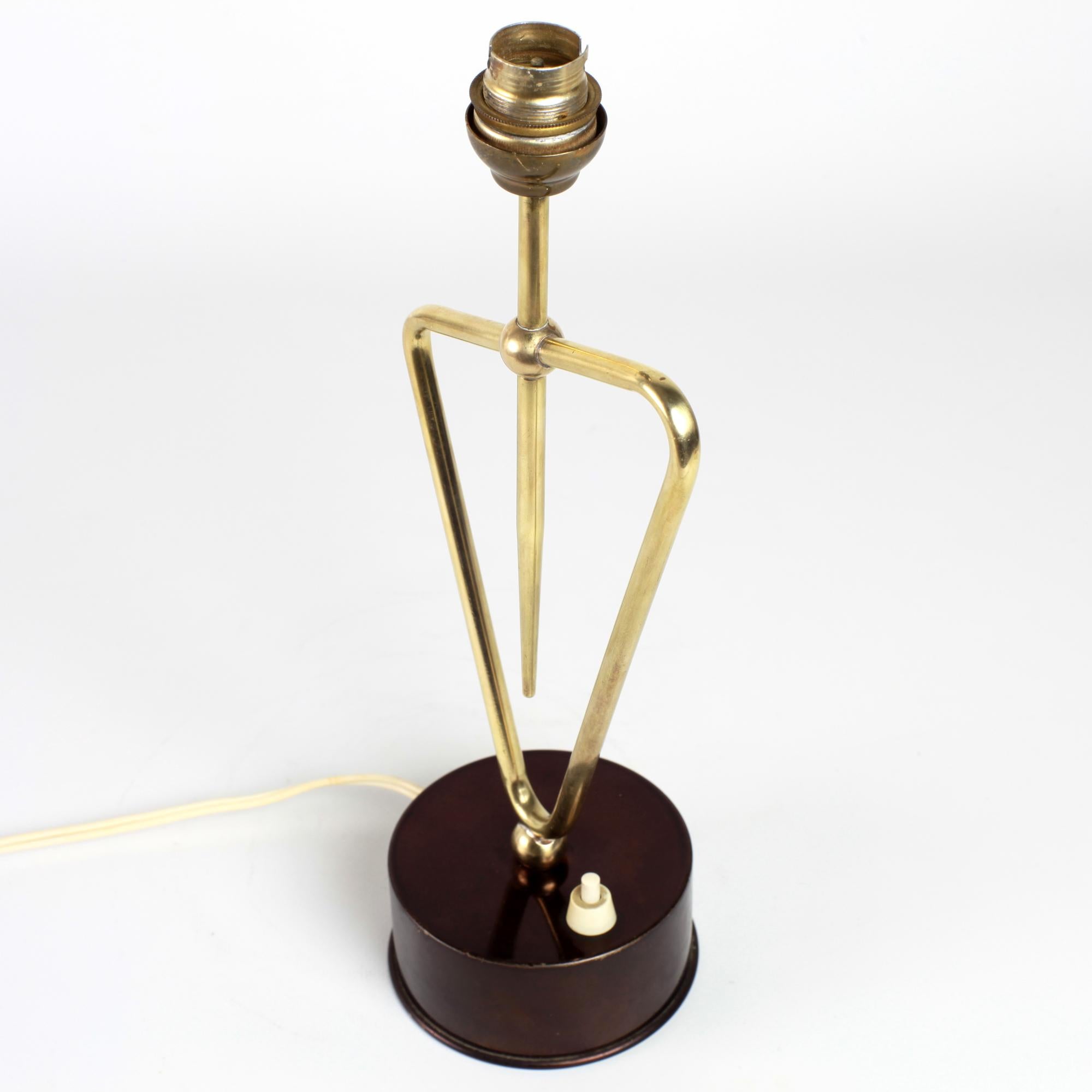 French Art Deco Table Lamp in Brass For Sale 2