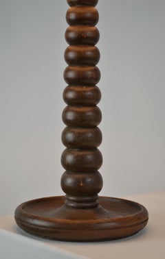 Lampe de table Art déco en chêne tourné, années 1930, design sculptural