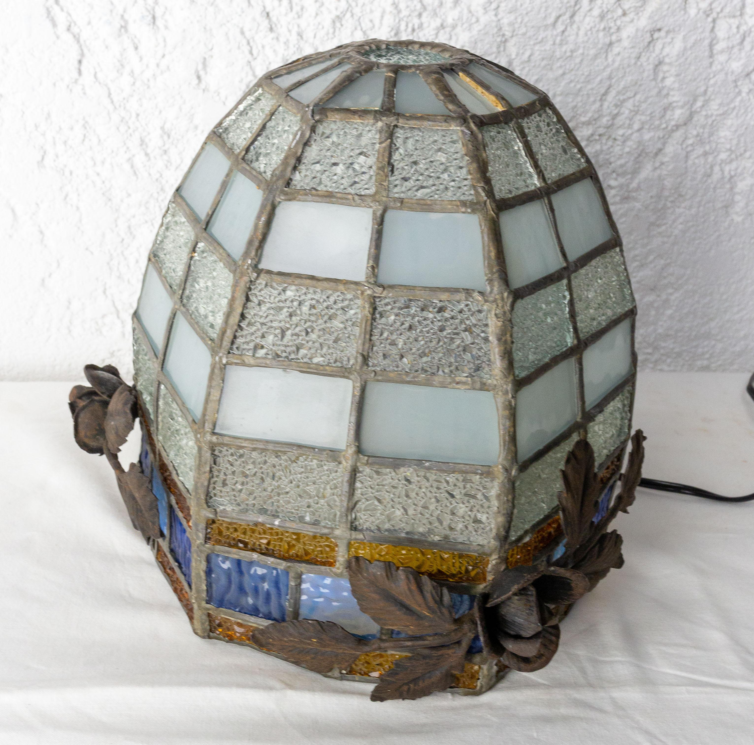 Französische Art-Déco-Tischlampe, Blei und strukturiertes Glas, um 1930 im Angebot 7