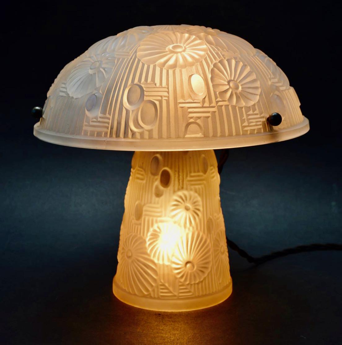 French Art Deco Table Lamp Moulded Glass Mushroom Shape In Good Condition In Oakland, CA