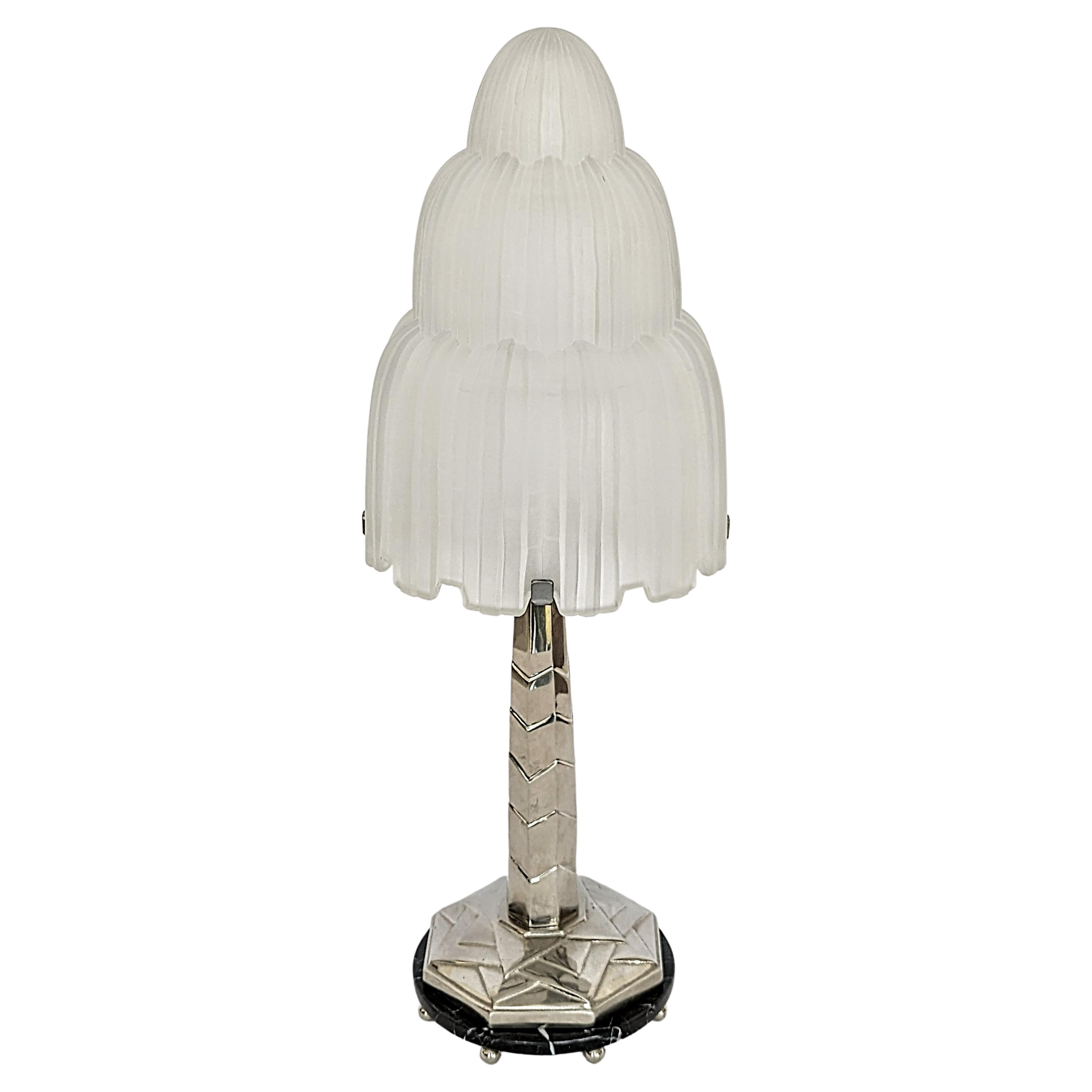 French Art Deco table lamp known as the 