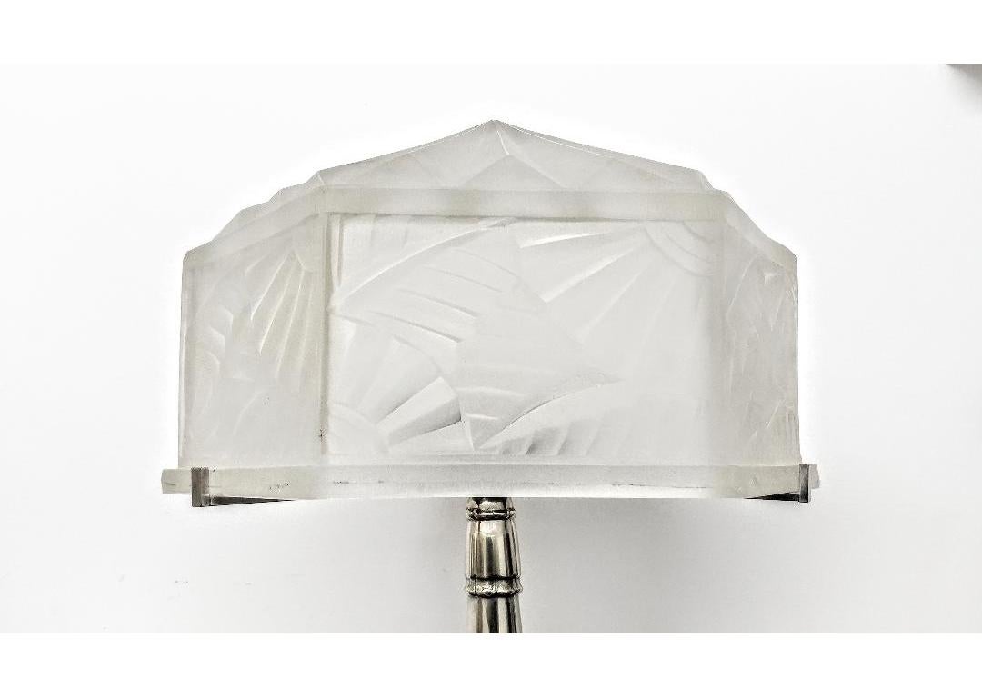 Bronze Lampe de Table Art Déco Française Signée Degue en vente