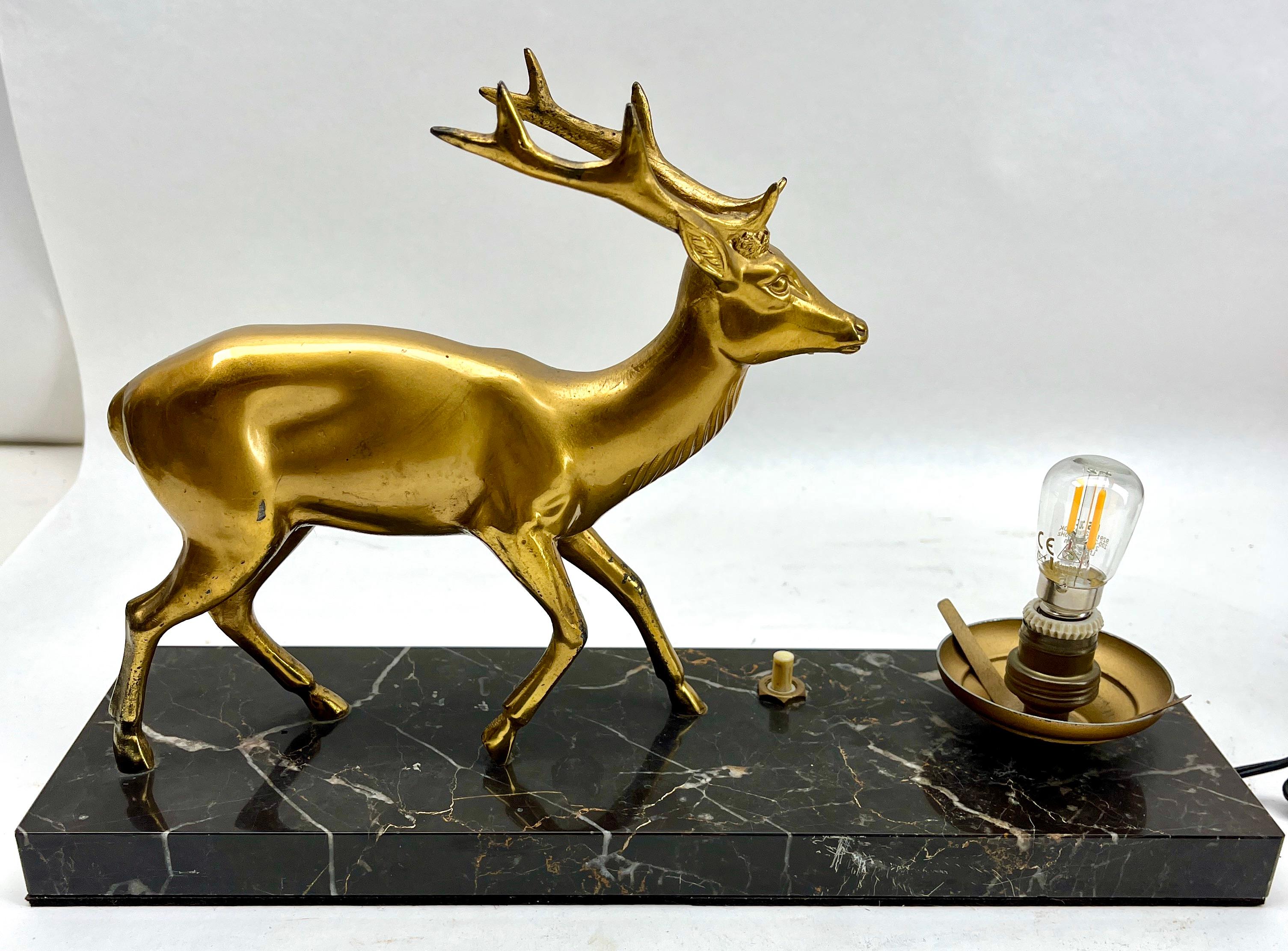 French Art Deco Table Lamp with stylized Spelter Representation of a Deer  For Sale 1