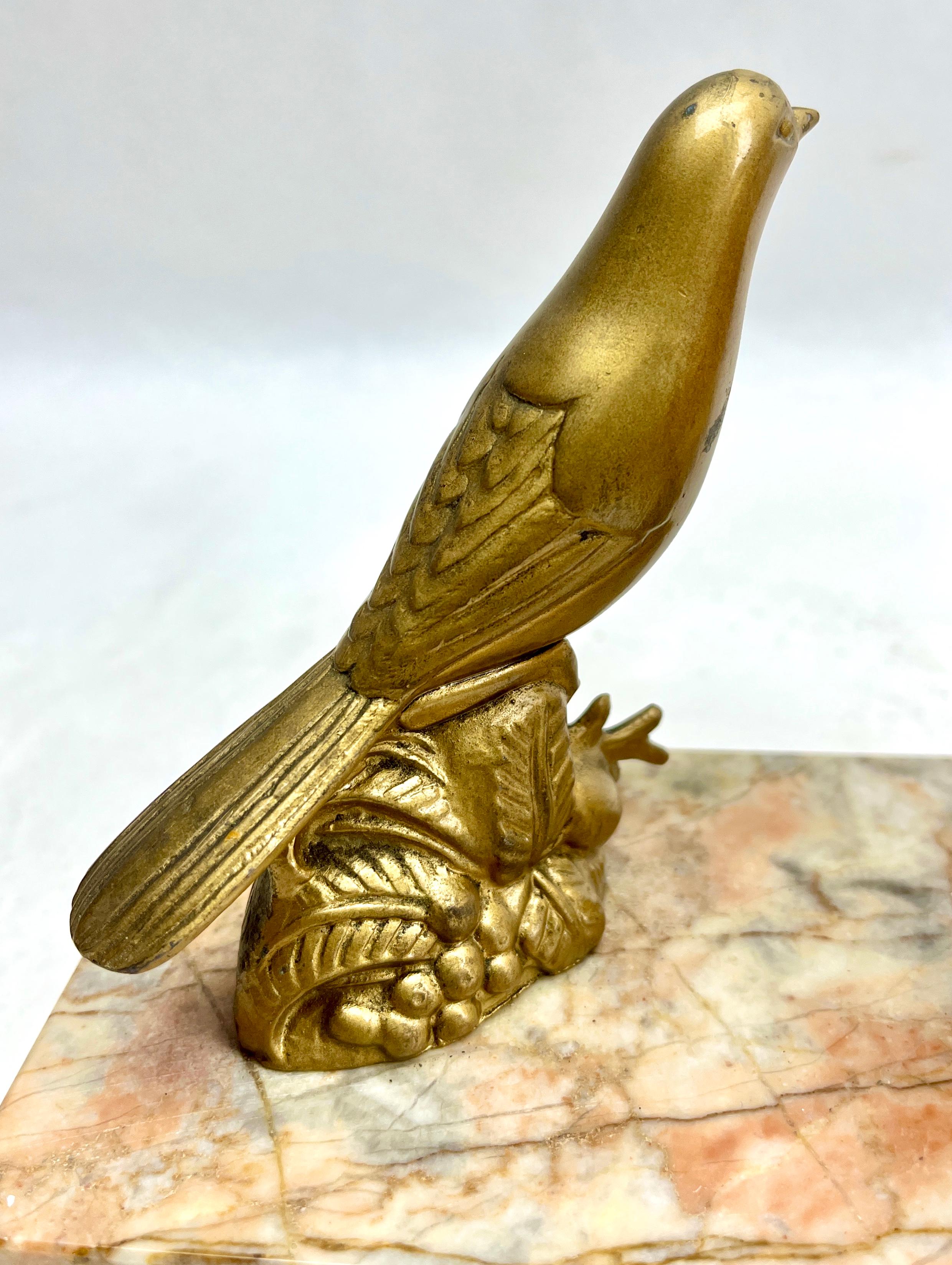 French Art Deco Table Lamp with stylized Spelter Representation of Bird For Sale 2