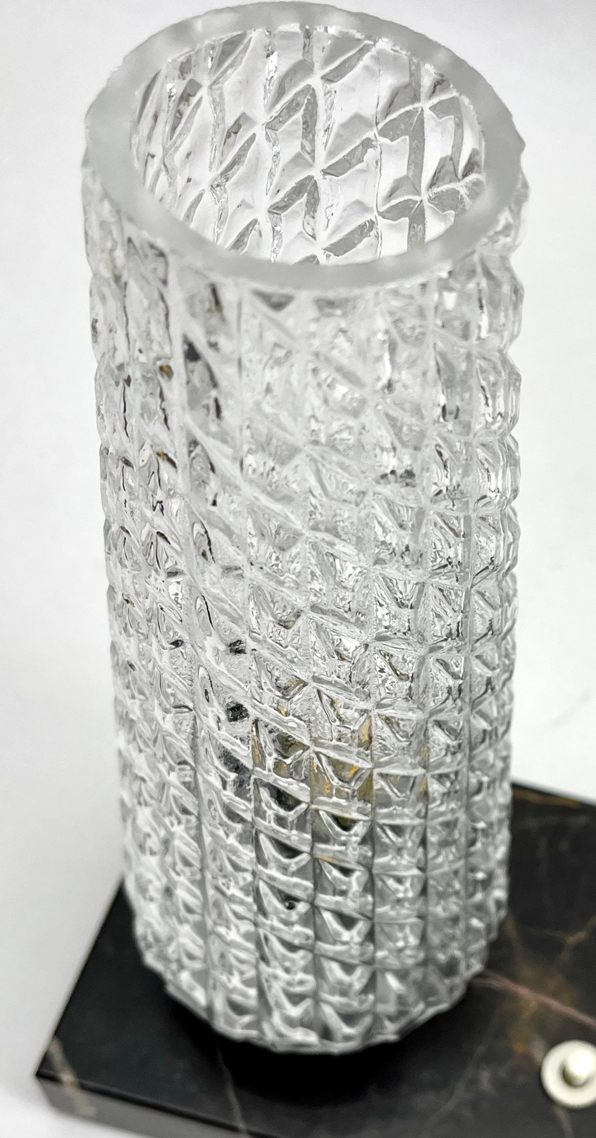 Zinc brut Lampes de table Art déco françaises avec motif d'oiseaux en zinc brut en vente