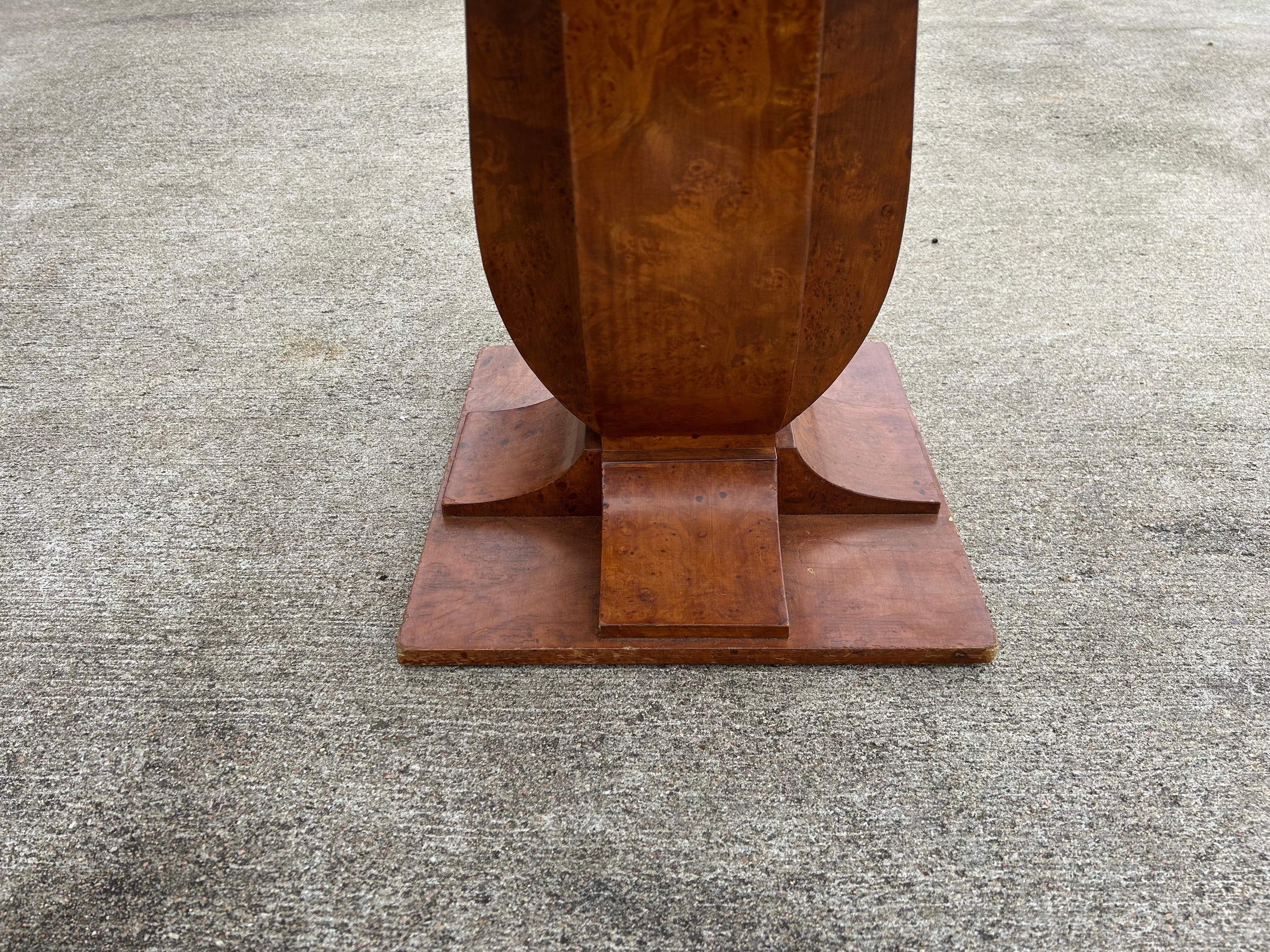 Table ou Gueridon Art Déco Français Bon état - En vente à Houston, TX